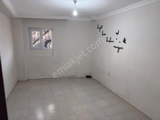 Bornova Merkezde Kiralık 2+1 Daire - Görsel 9