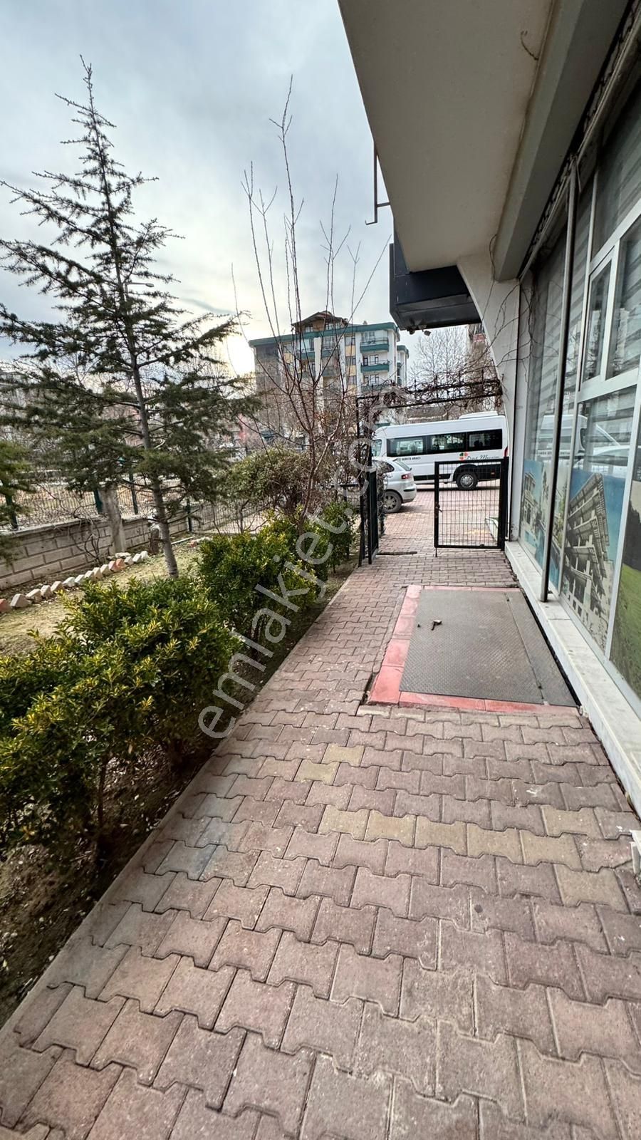 Fetih Caddesinde Merkezi Konumda Net 150 M2 Büyük 3+1 Daire - Görsel 32