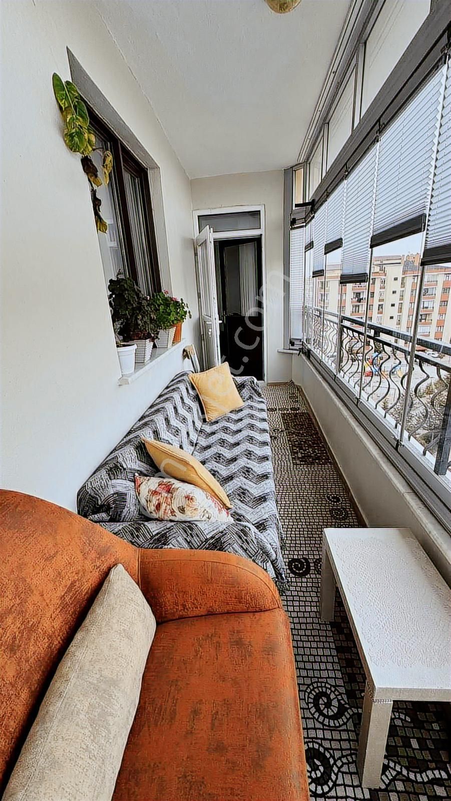 Fetih Caddesinde Merkezi Konumda Net 150 M2 Büyük 3+1 Daire - Görsel 17