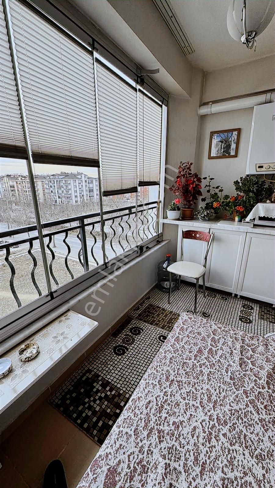 Fetih Caddesinde Merkezi Konumda Net 150 M2 Büyük 3+1 Daire - Görsel 25