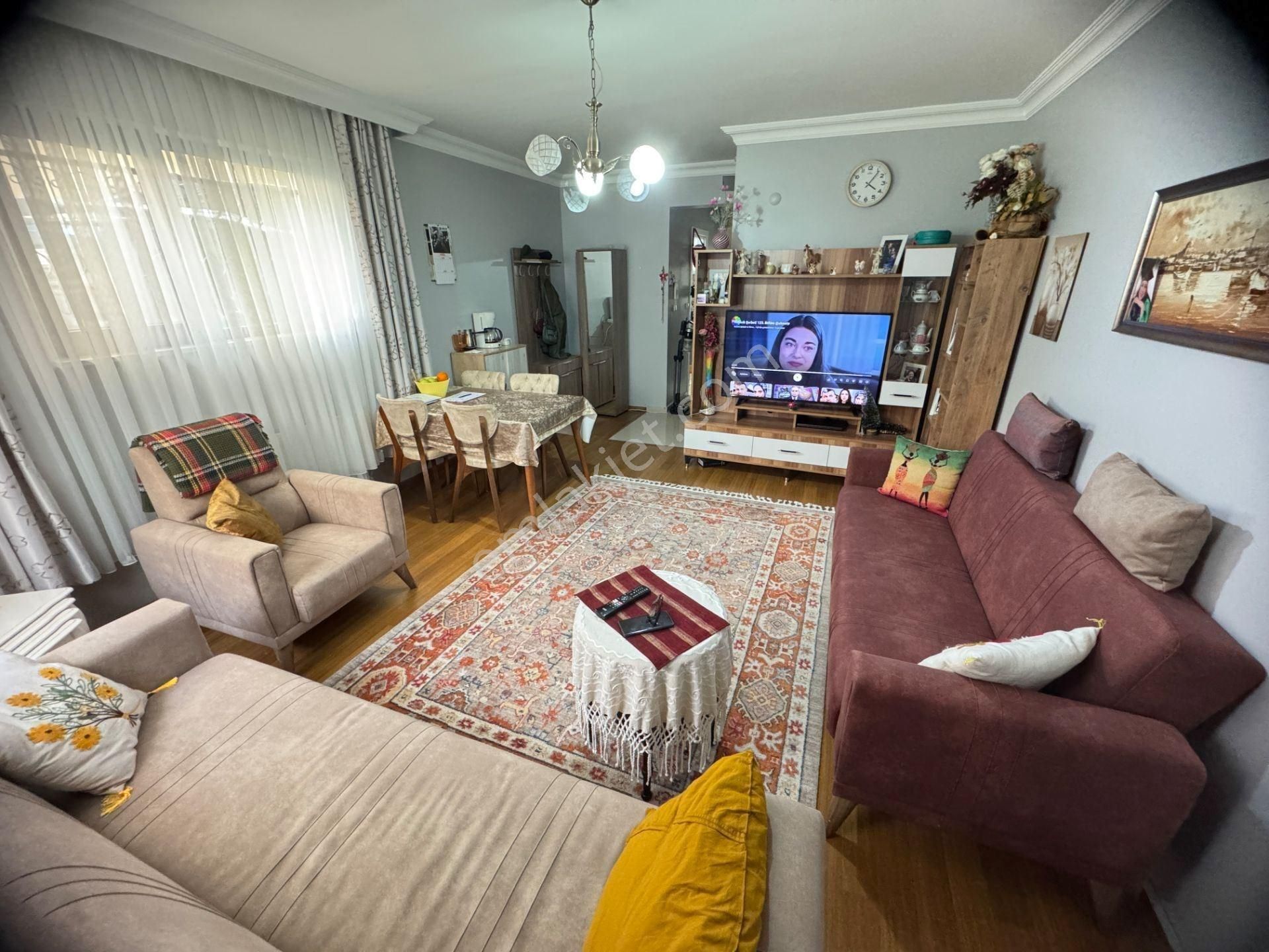 Ataşehir İnönü Alpkaya Cad., Yeditepe Yakını, Yatırımlık/oturumluk 1+1 Daire