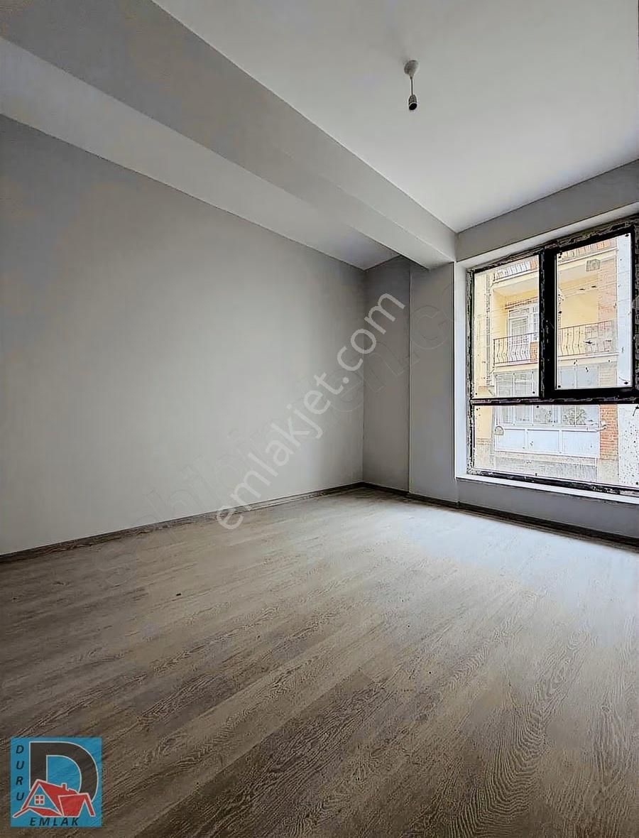 Duru Dan Şehrin Merkezinde Operanın Orada 1+1 - Görsel 2