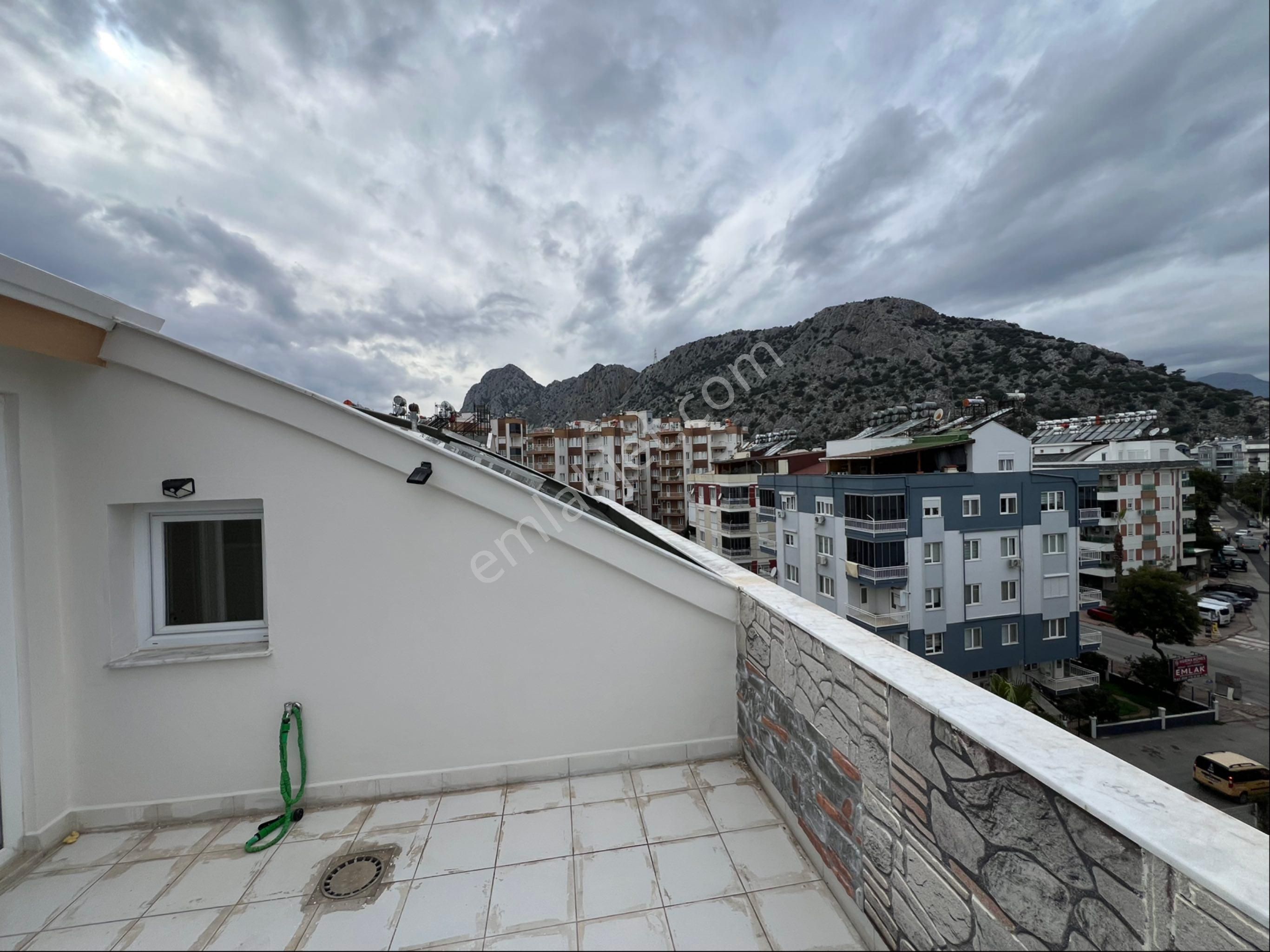 Antalya Konyaaltı Hurma Merkezde Yeni Binada 4+1 2 Banyo Teras Dubleks Boş Kiralık Daire - Görsel 22