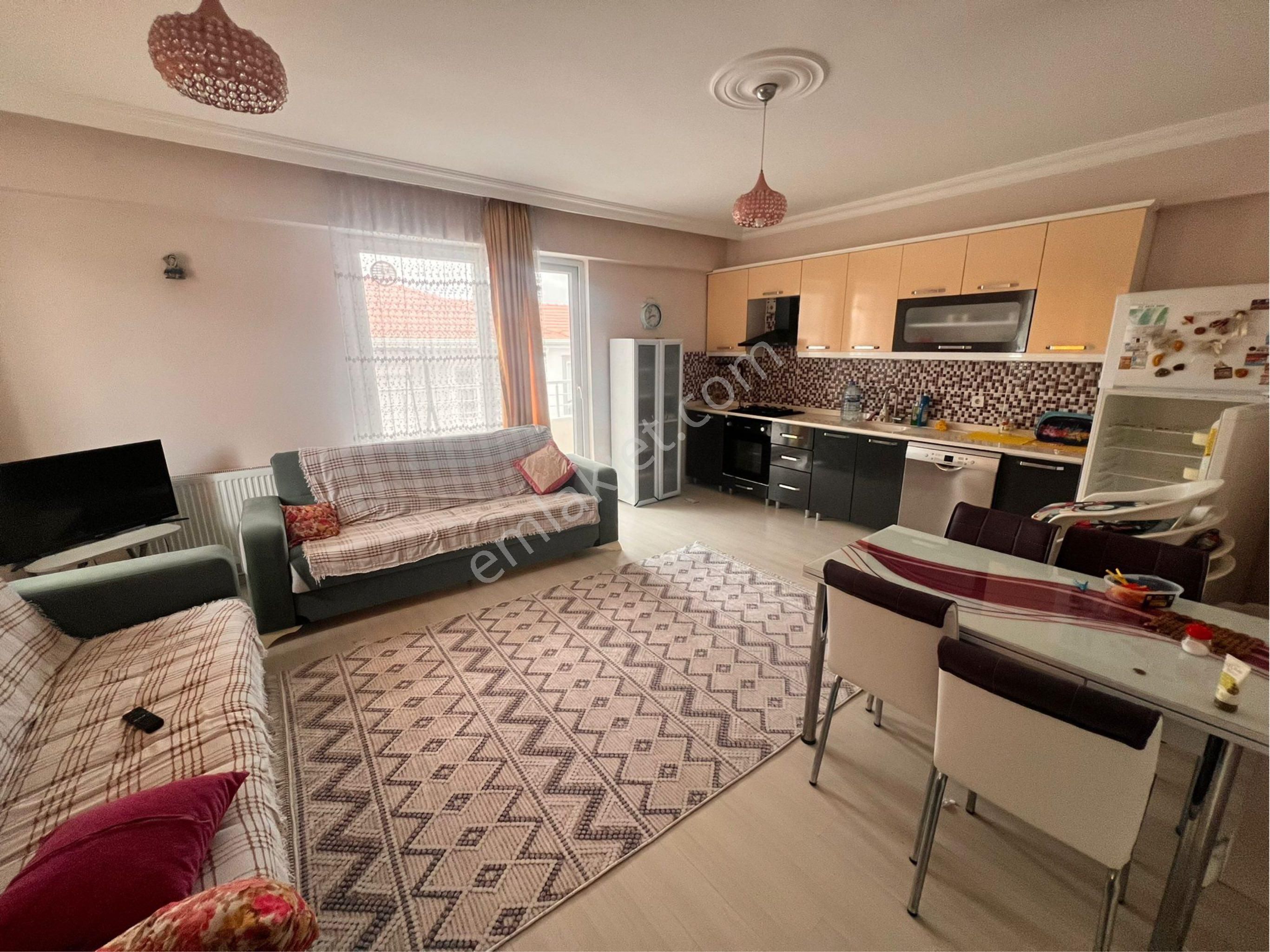 Şarköy Cumhuriyet Mah. Çift Balkon İskanlı Full Eşyalı Daire Satılık