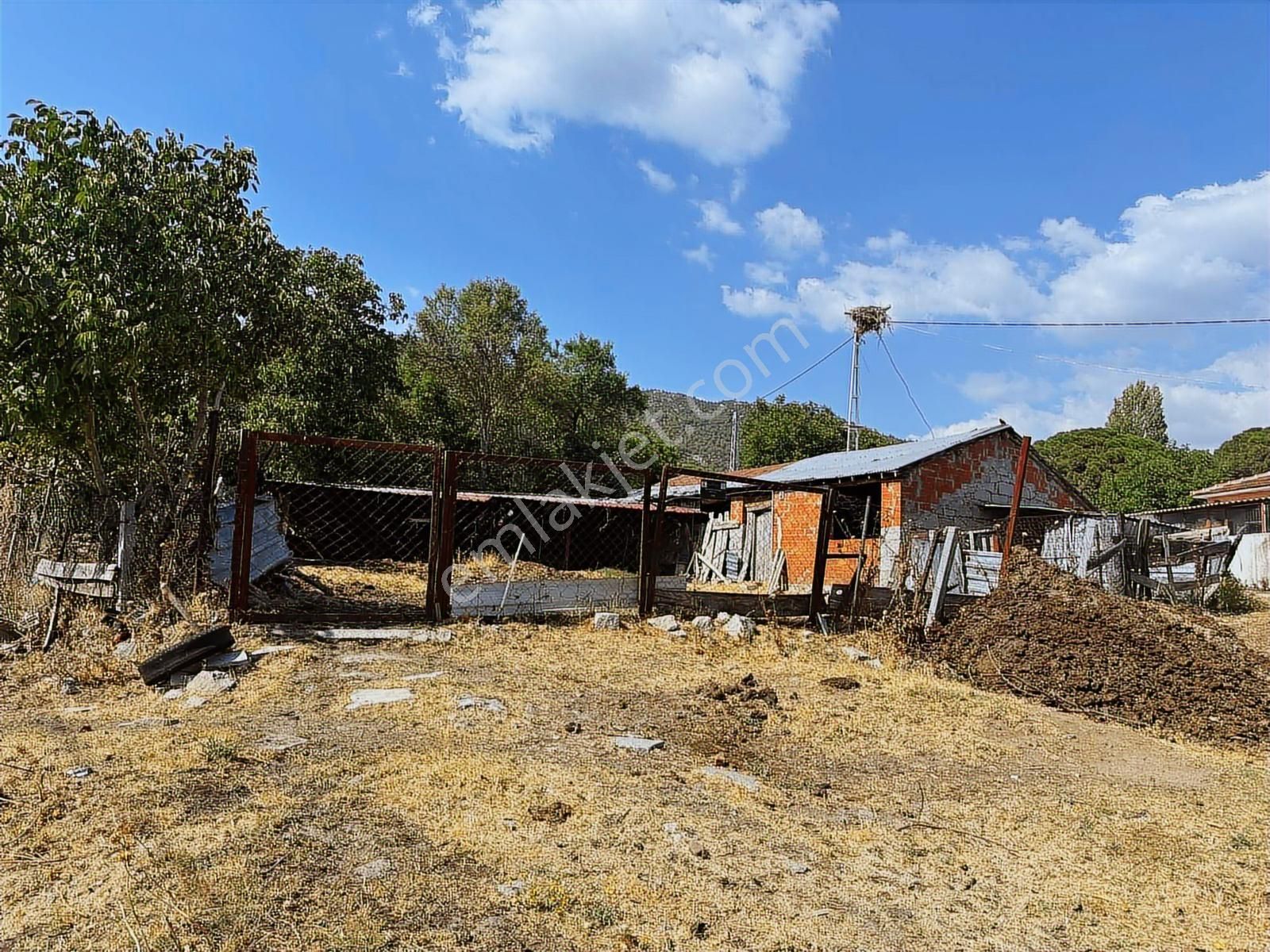 Kozak Yaylası H.hamzalar'da Köyiçi İmarlı 329 M² Arsa