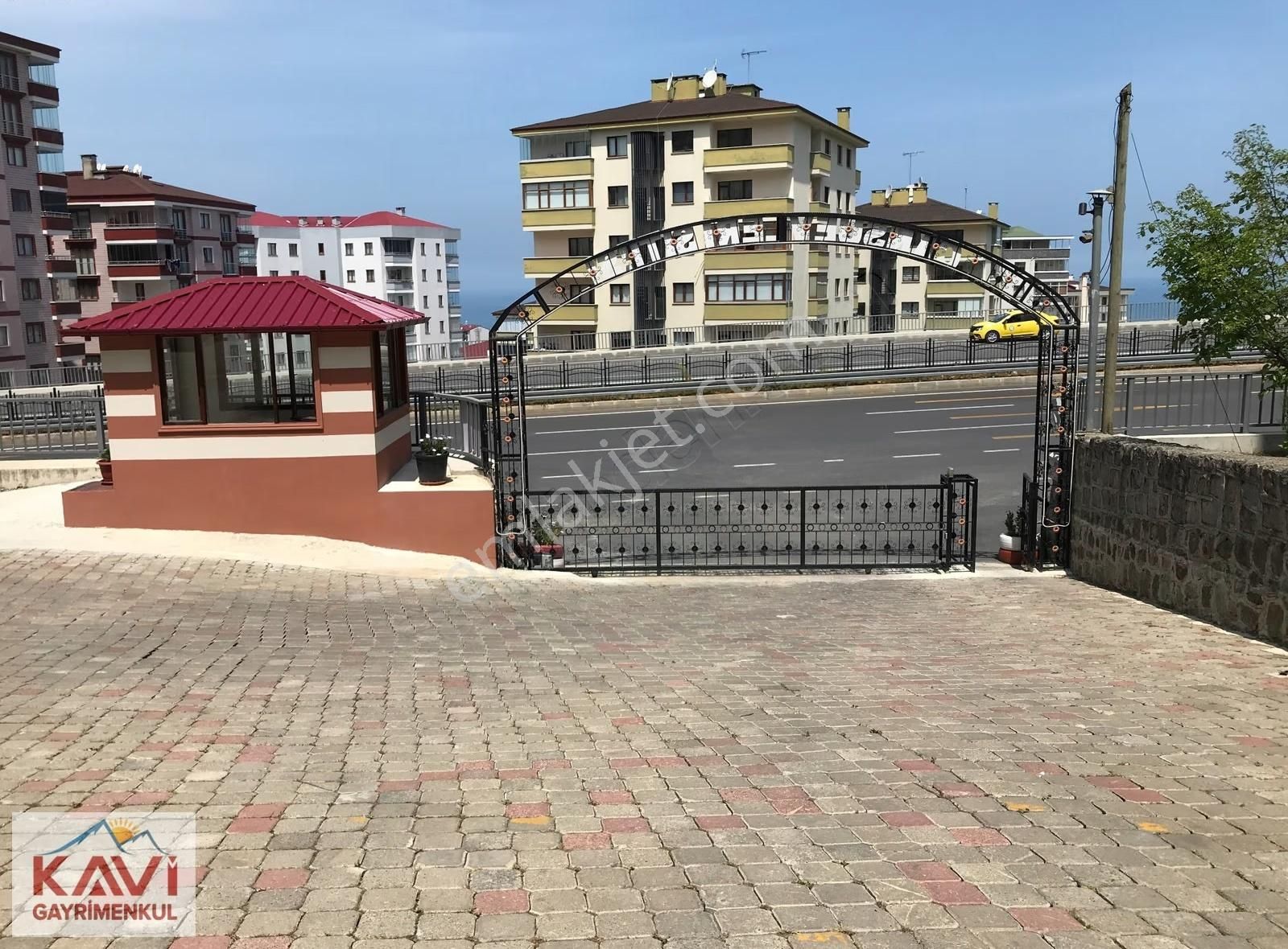 Aydınlıkevlerde Site İçinde Satılık Daire / Kavi Gayrimenkulden - Görsel 14