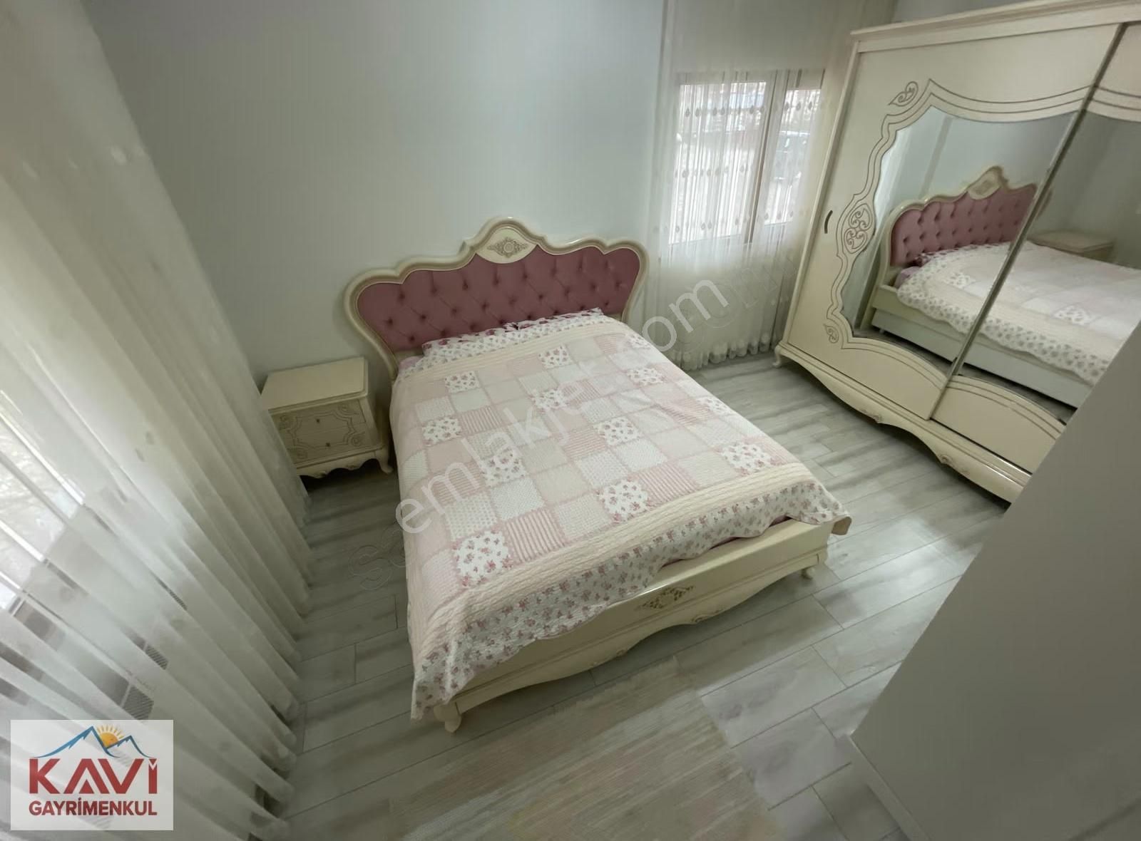 Aydınlıkevlerde Site İçinde Satılık Daire / Kavi Gayrimenkulden - Görsel 6