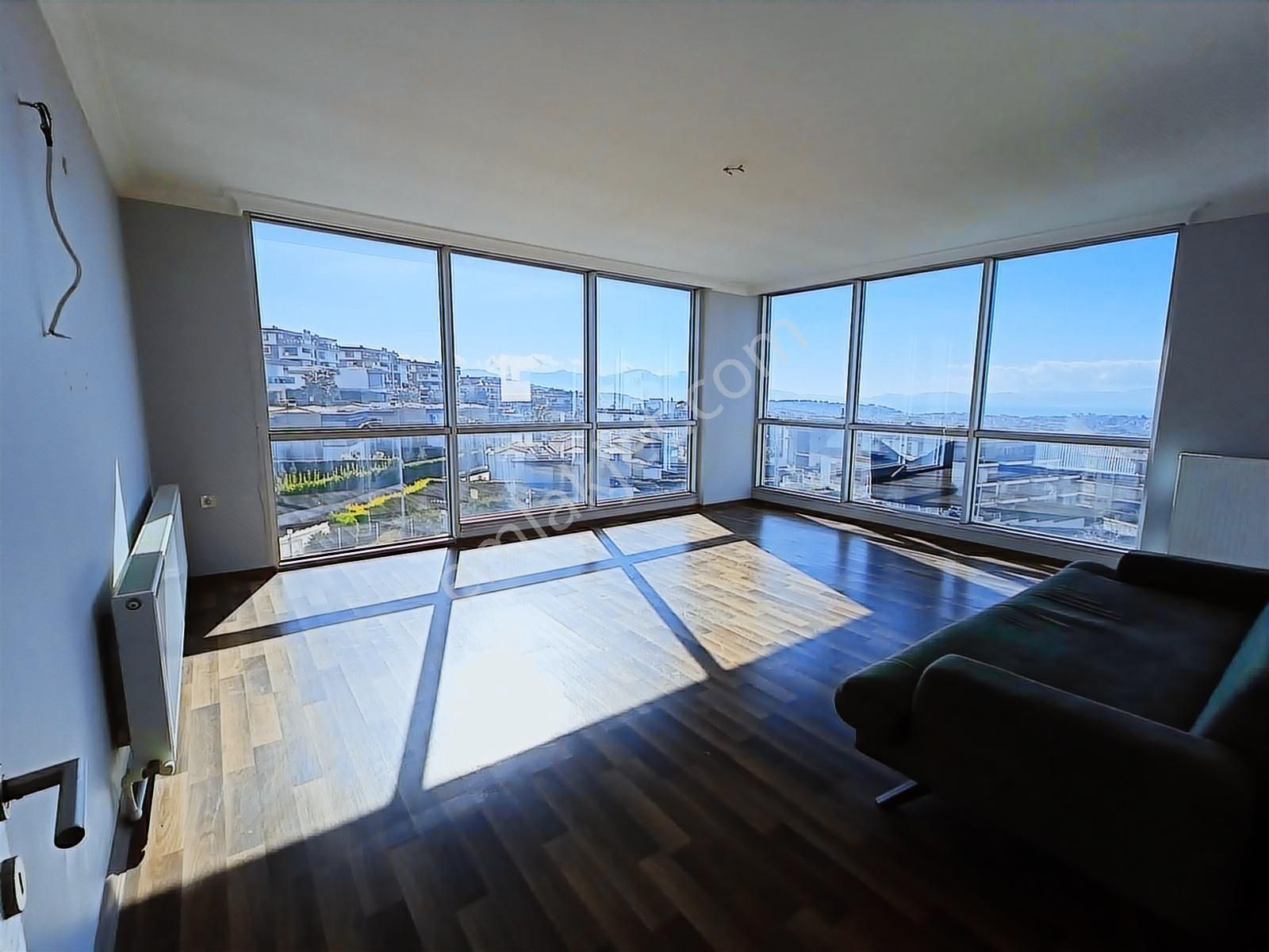 Kuşadası Ege Mahallesi Havuzlu Sitede Manzaralı Dubleks Daire - Görsel 6