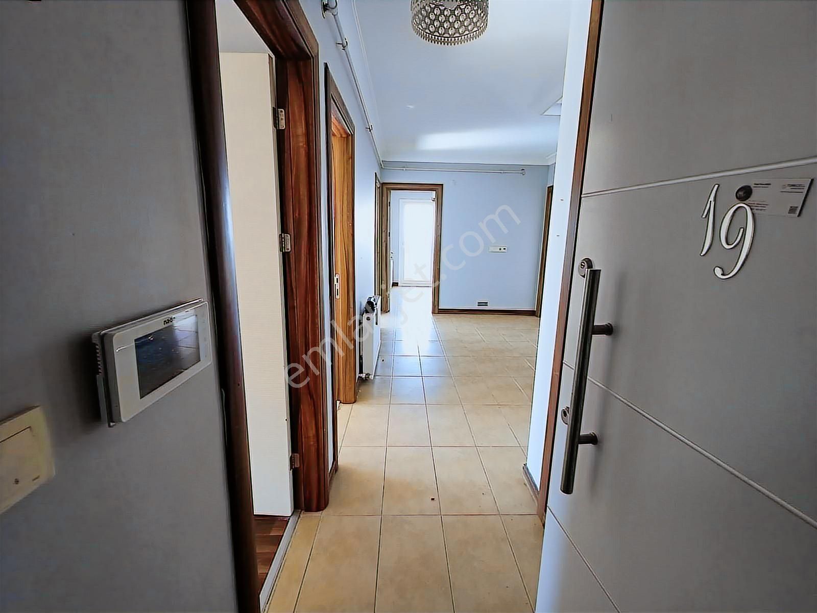 Kuşadası Ege Mahallesi Havuzlu Sitede Manzaralı Dubleks Daire - Görsel 4