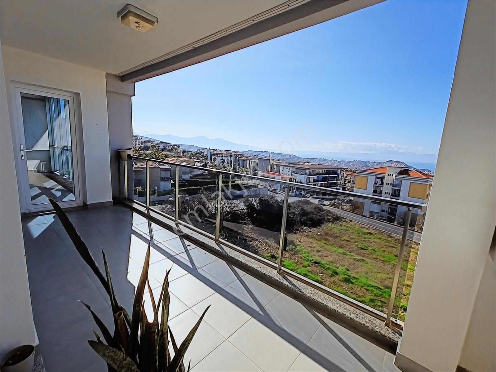 Kuşadası Ege Mahallesi Havuzlu Sitede Manzaralı Dubleks Daire - Görsel 16