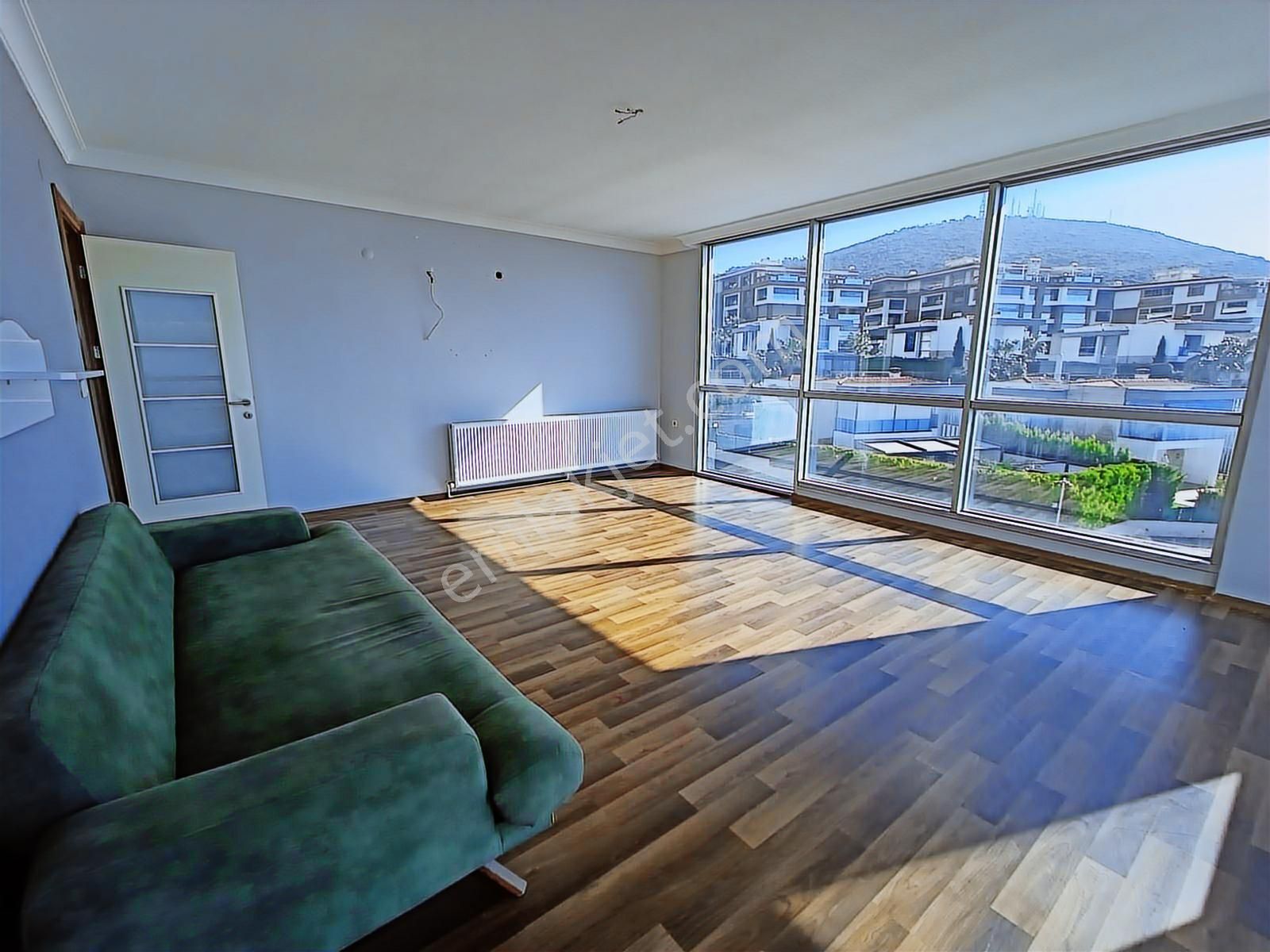 Kuşadası Ege Mahallesi Havuzlu Sitede Manzaralı Dubleks Daire - Görsel 24