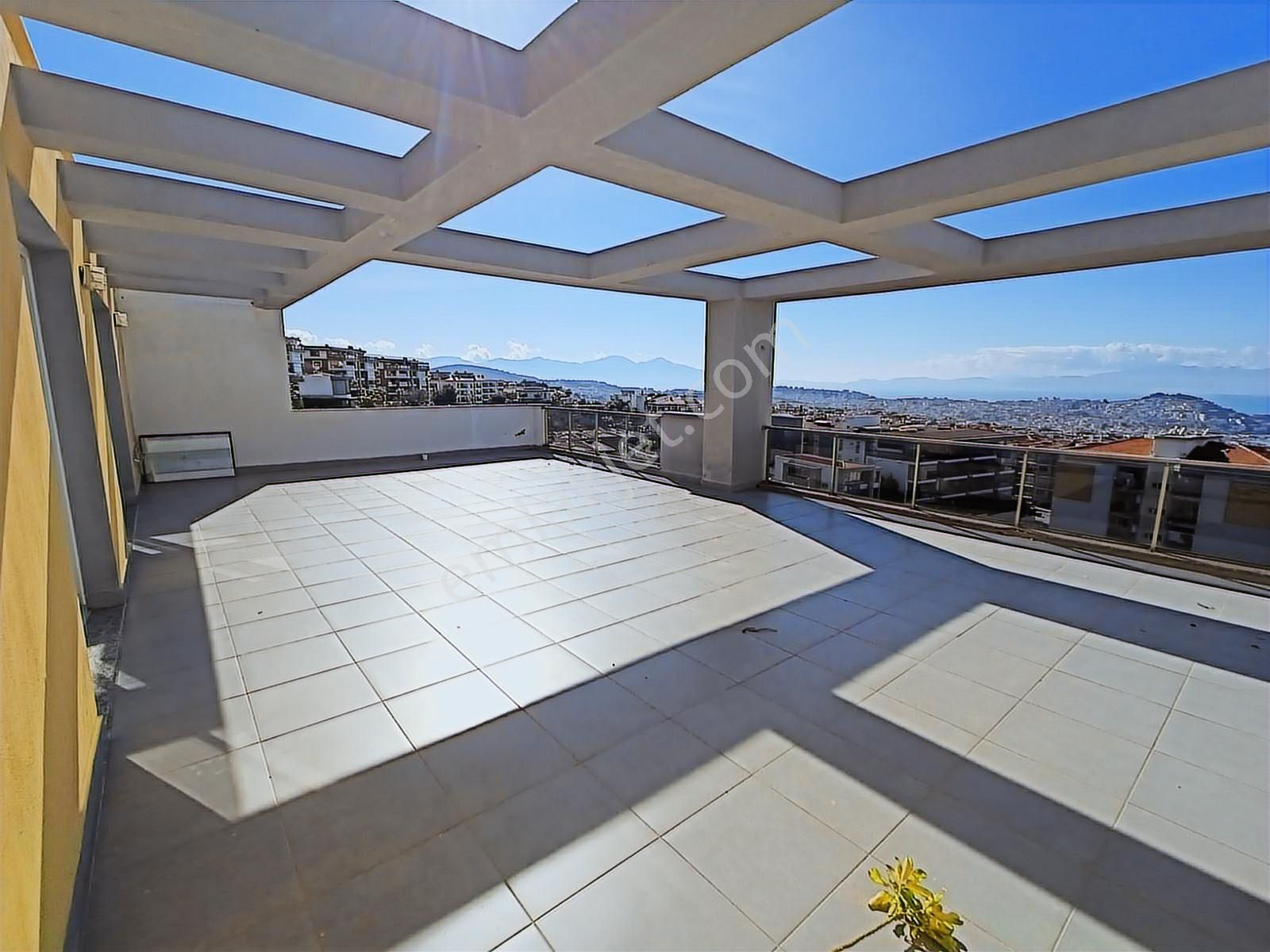 Kuşadası Ege Mahallesi Havuzlu Sitede Manzaralı Dubleks Daire - Görsel 31