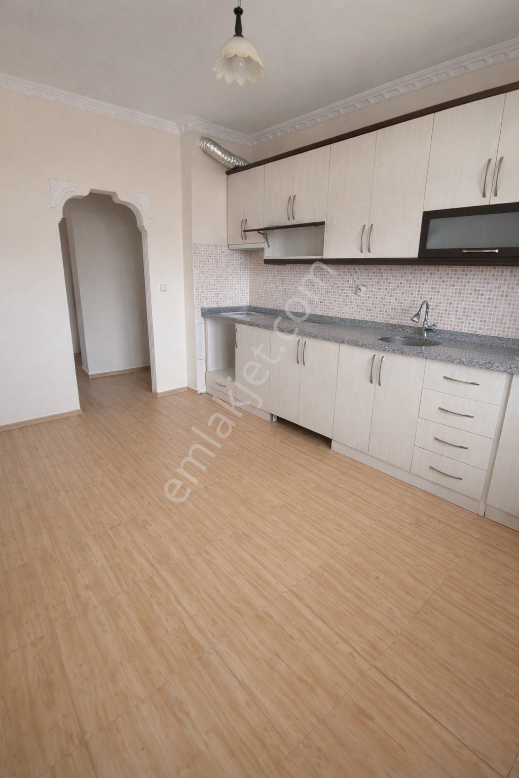 Örnek Mahallesinde Kiralık Geniş 3+1 - Görsel 11