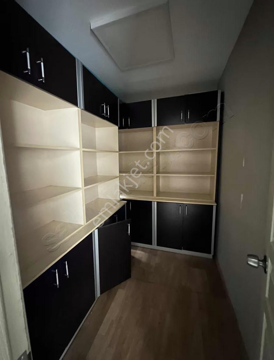 Vergi Dairesinin Arkasında Kiralık Güzel Ofis - Görsel 4