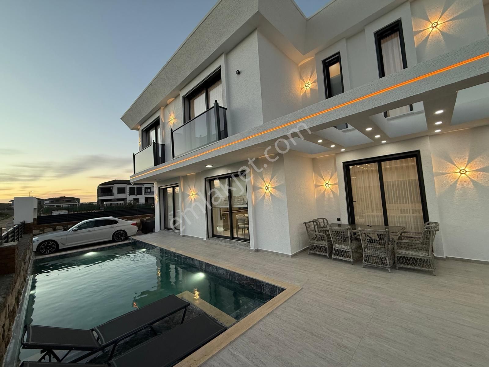 Dıdım De Satılık Vılla 4 + 1 Ayrı Mutfaklı Havuzlu