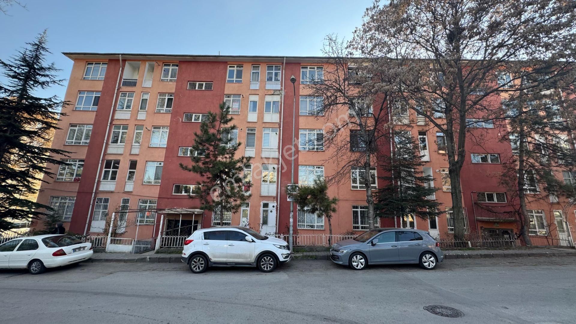 Ankara Yenimahalle Barış Mah Kısmi Eşyalı Kiralık 3+1 120 M2 Daire - Görsel 3