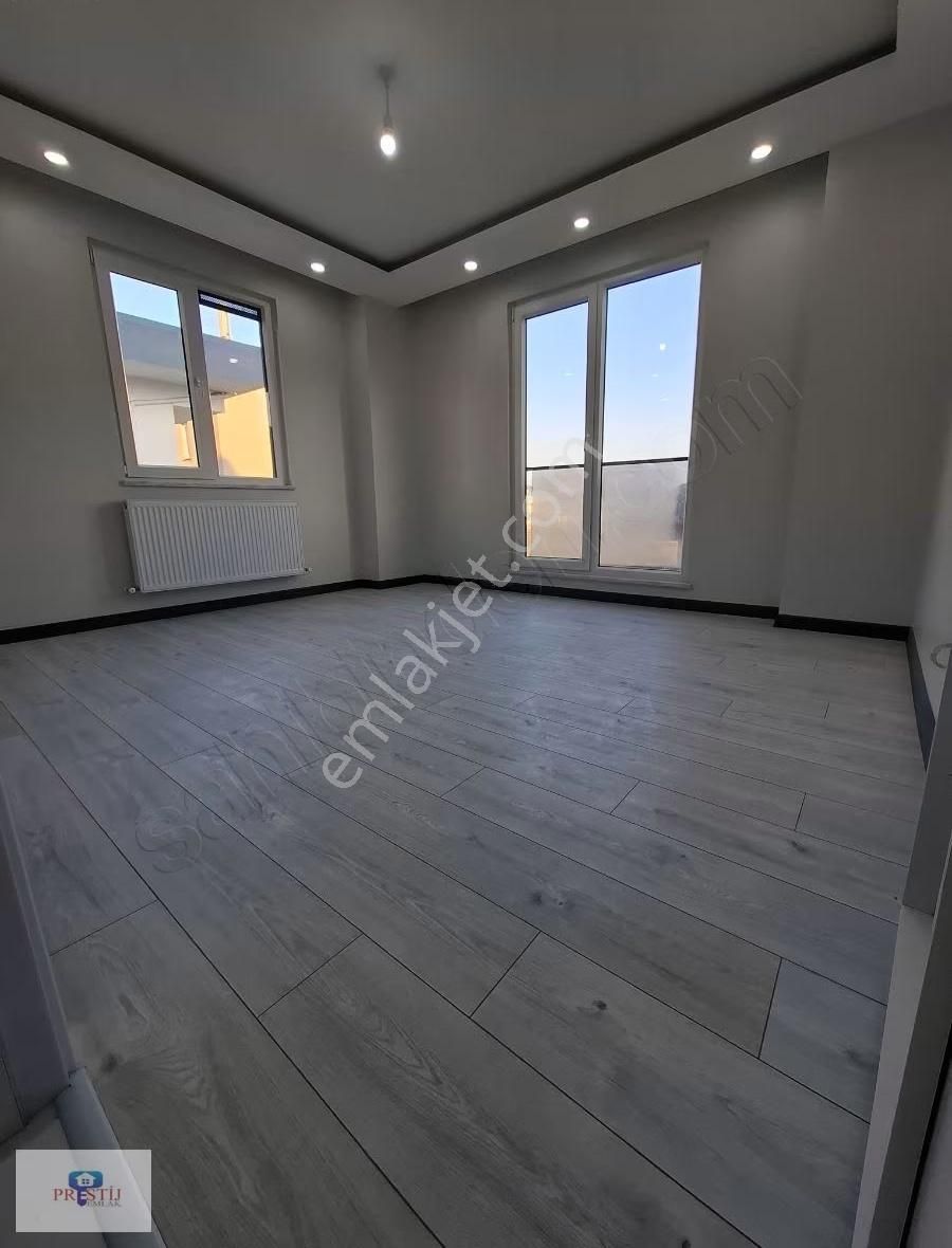 Prestij'den Metro Durağı Hemen Dibinde/ Mükemmel 1+1 Boş Daire - Görsel 4