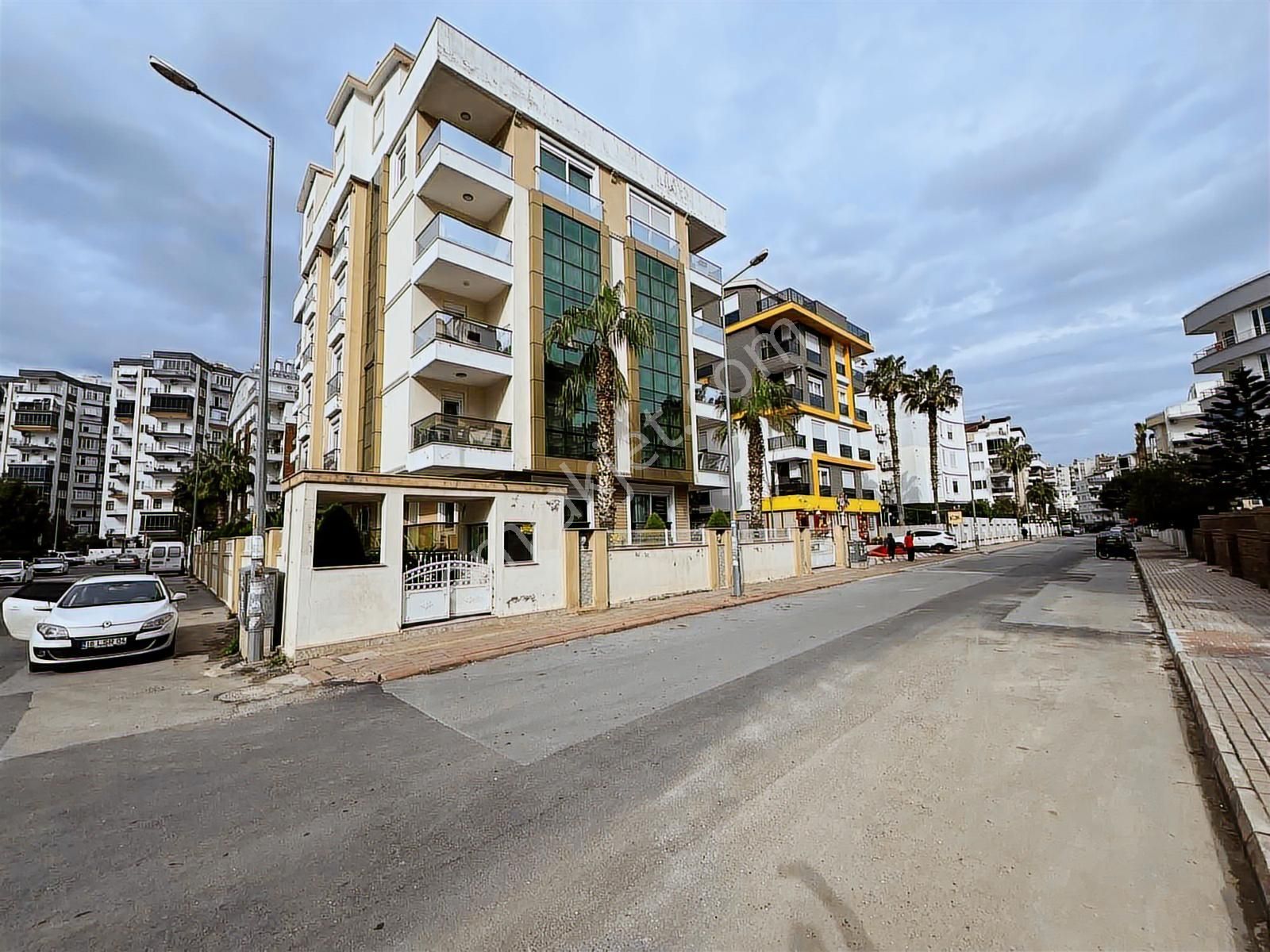 Antalya Konyaaltı Tertemiz Sıfır Klimalı 4+1 Tertemiz Boş - Görsel 11