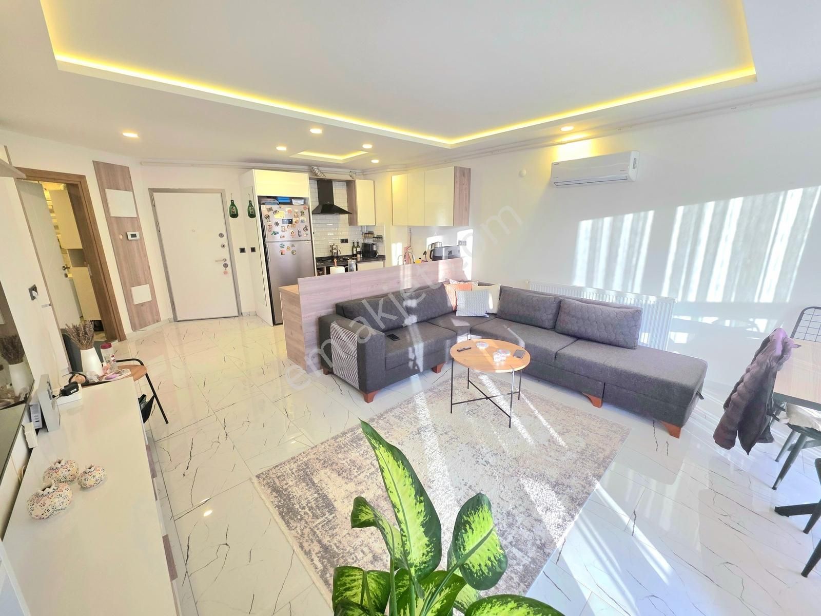 Kuşadasın'da Çift Banyolu Kat Mülkiyetli Satılık 1+1 Daire - Görsel 18