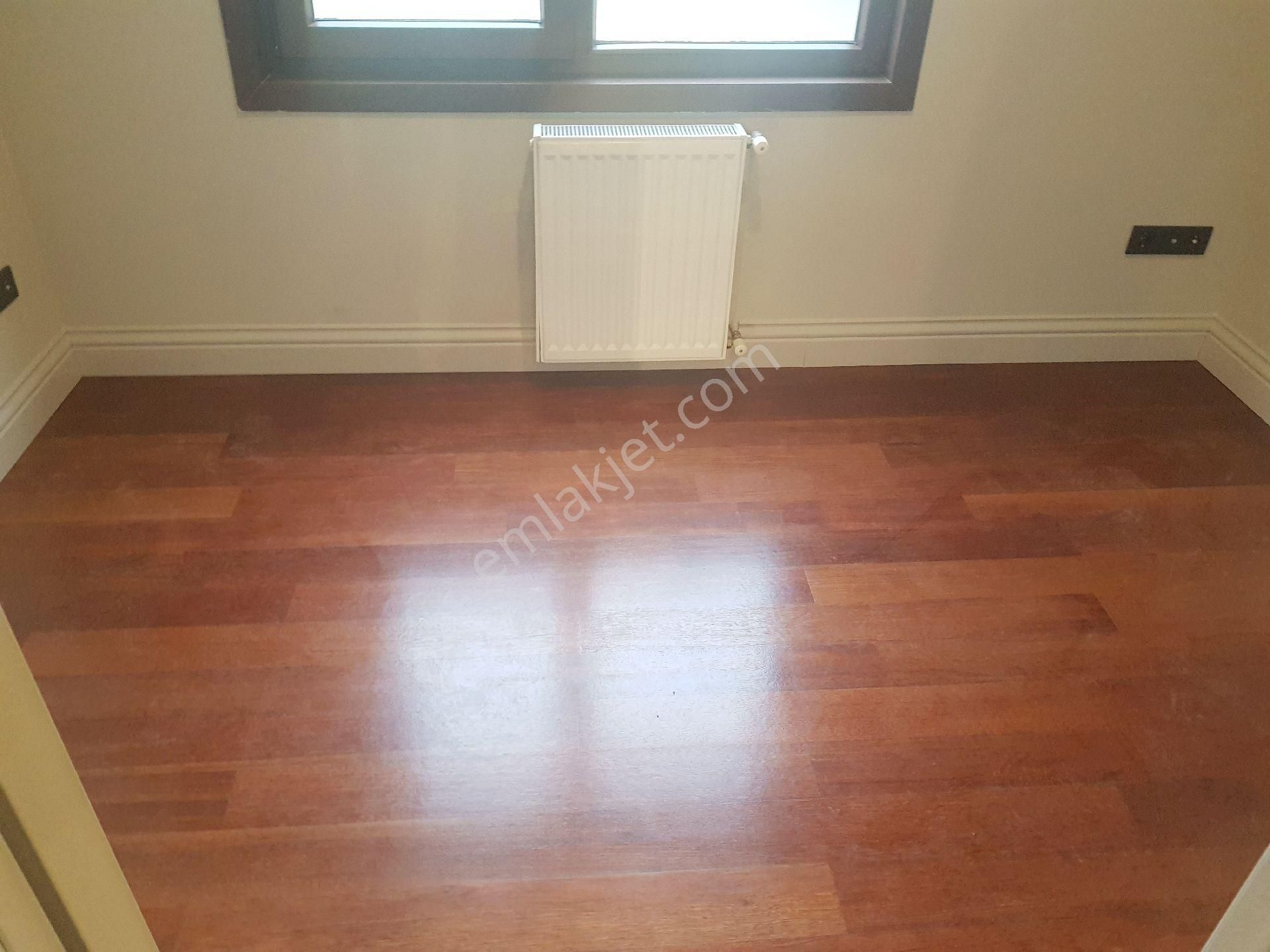 Göztepe'de Mimari Tasarımlı Katta Tek 3 Banyolu 220m2 4+1 Ara Kat Daire - Görsel 7
