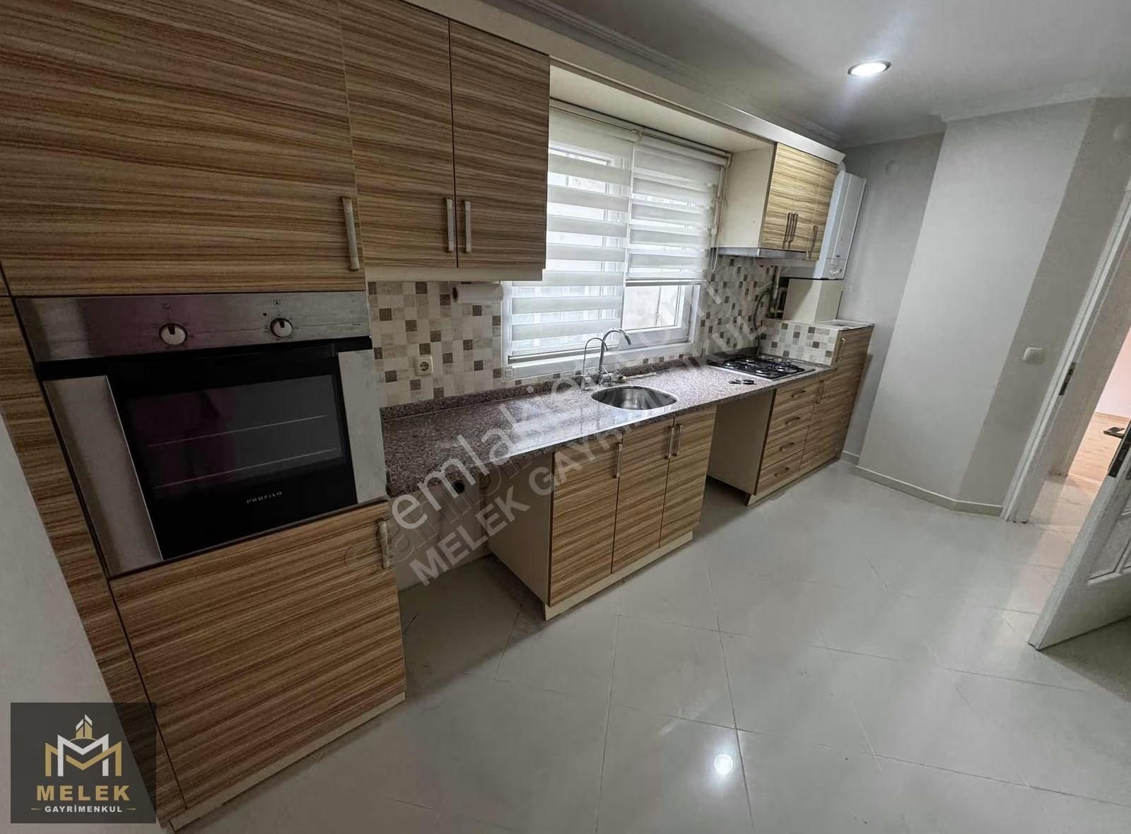 Melek'emlaktan Menderes De Kiralık Yeni Daire Kat 4 Asansörlü