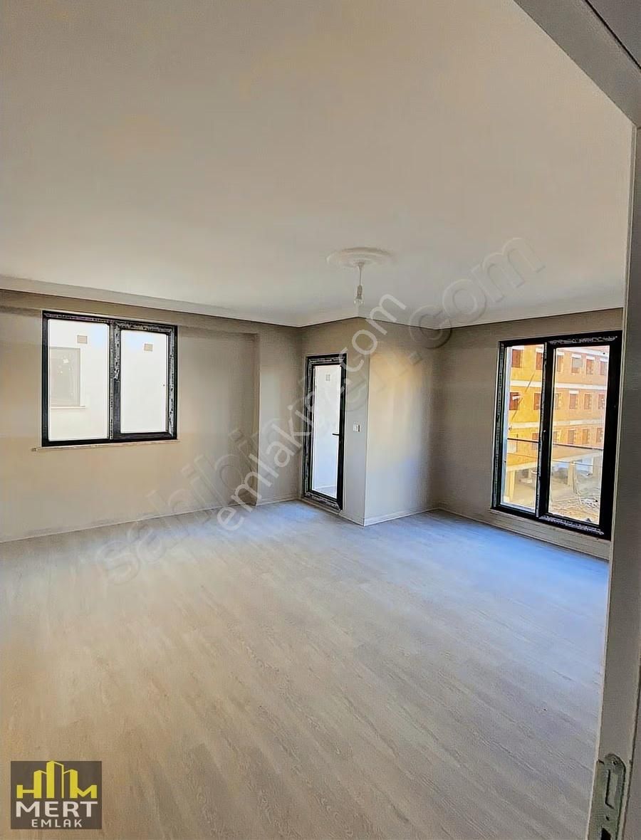 Yenidoğanda 2+1 Sıfır Binada Geniş Kullanımlı Fırsat Daire