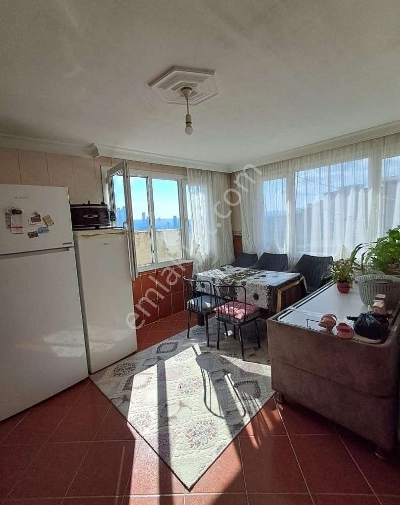 Bayraklıda Kaçırılmayacak Fırsatta Satılık 2+1 Daire - Görsel 3