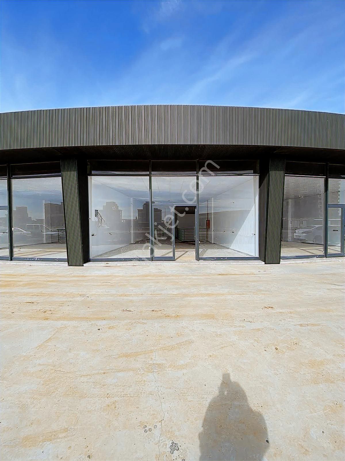 40'lık Yolda Kiralık İşyeri