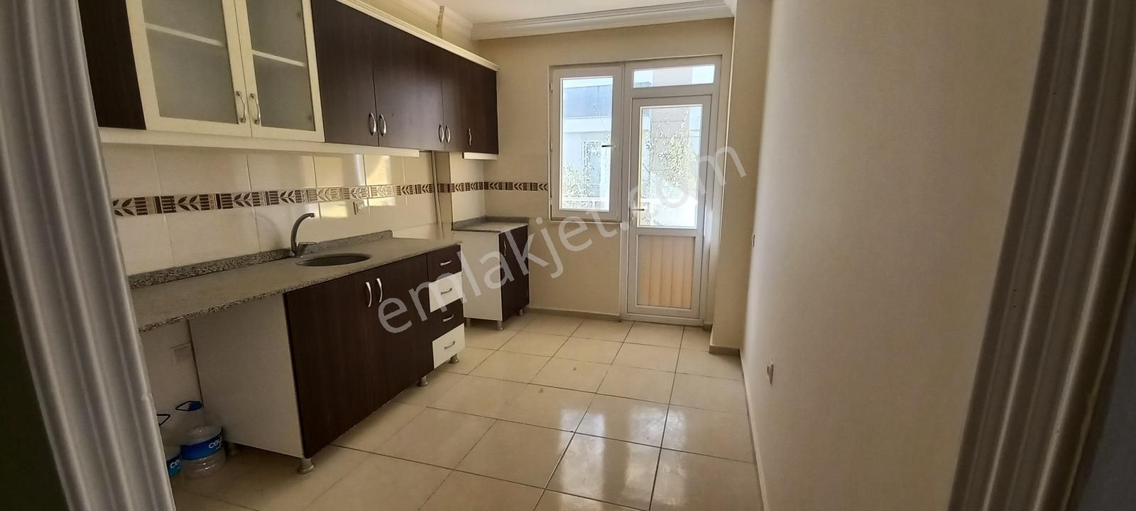 Konyaaltı Hurmada Merkezi Konumda Katta 2+1 Satılık Daire