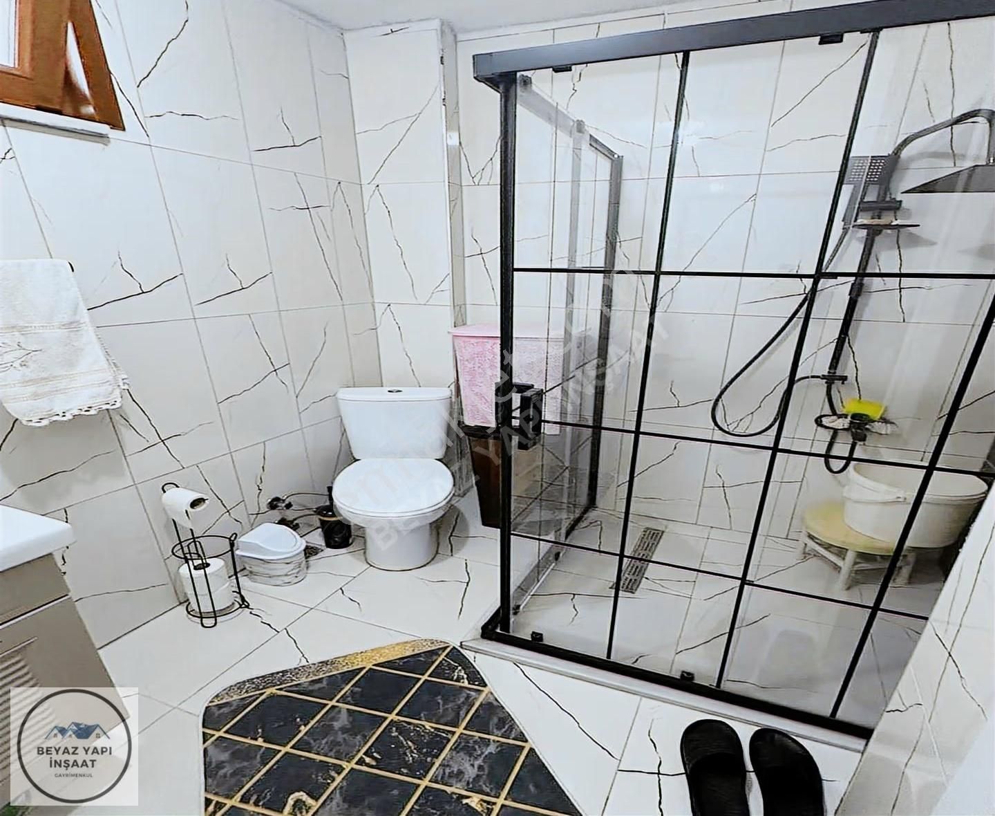 Beyaz Yapı'dan Teraslı Balkonlu Geniş Aile Yaşamına Uygun 4+1 - Görsel 4