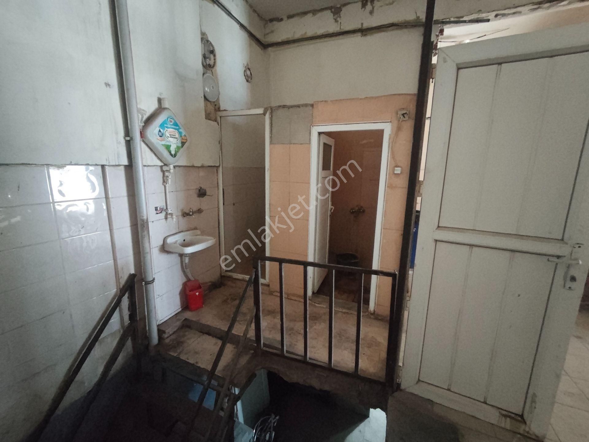 Beşevler Küçük Sanayi Girişinde Merkezi Konumda Kiralık Dükkan - Görsel 17