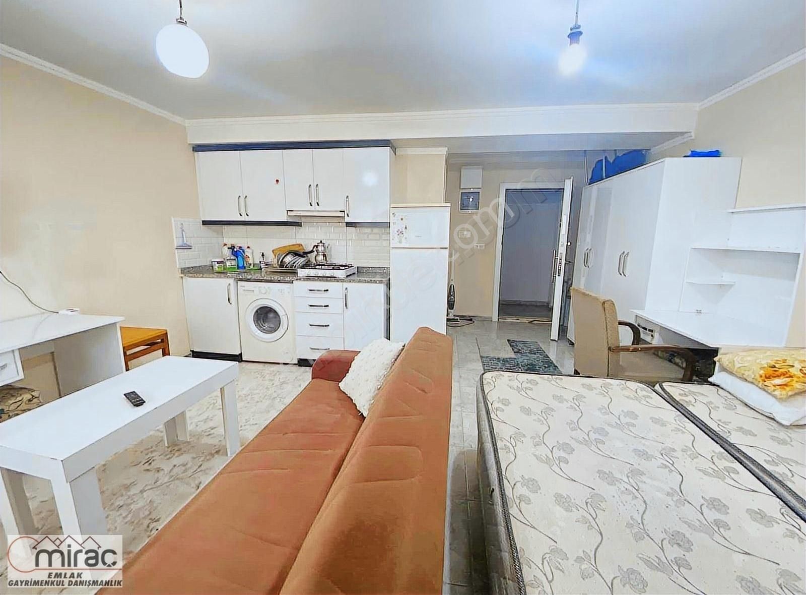 Emek Mahallesinde Temiz Ve Ferah 1+0 Eşyalı Daire - Görsel 3