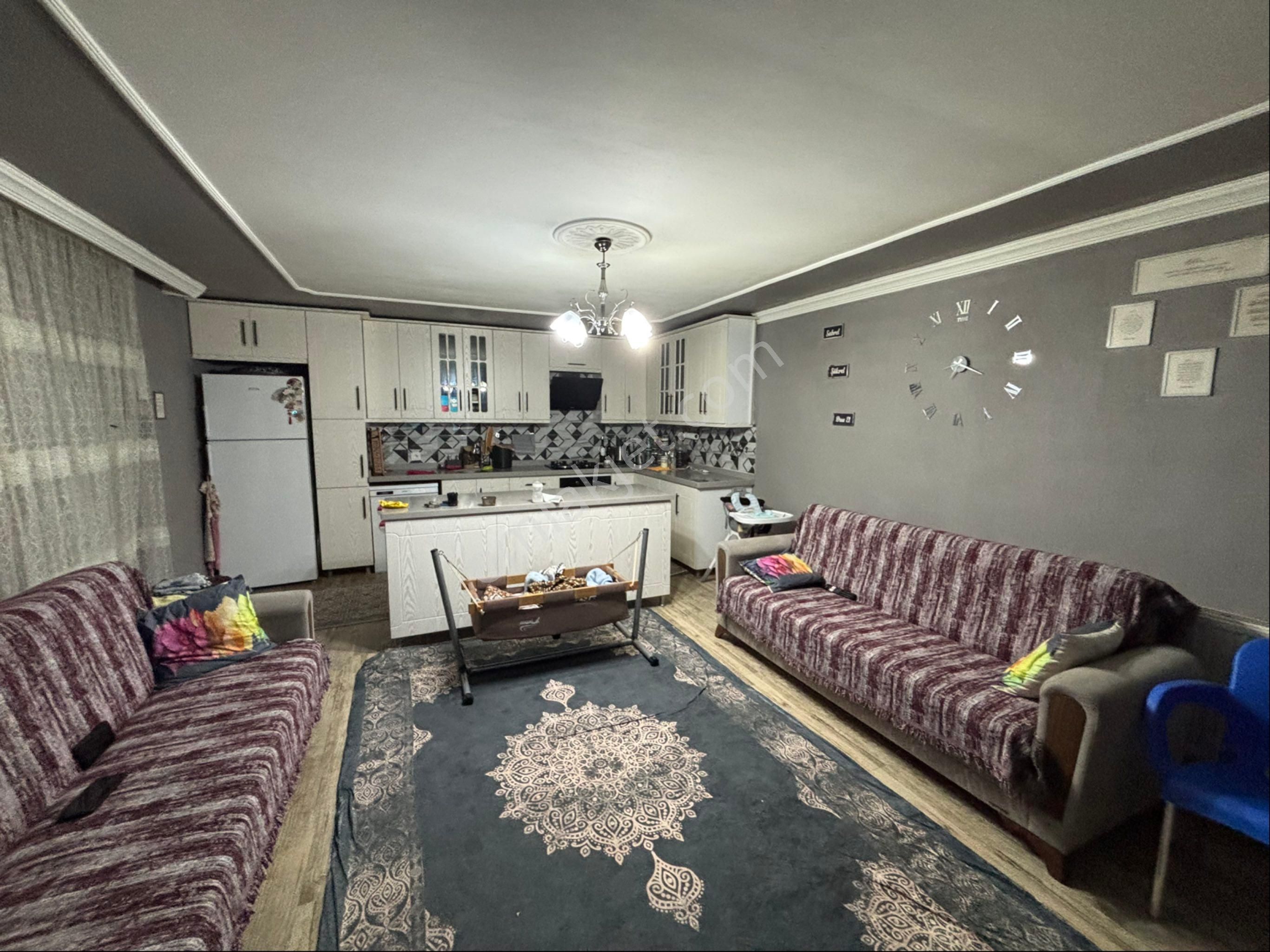 Bahçeli Geniş Köy Evi