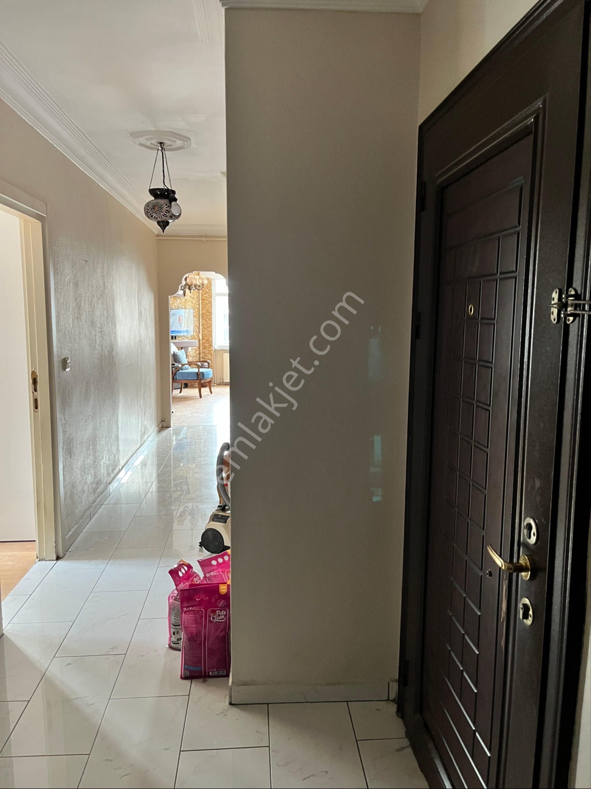 Yenilenmiş Geniş Ve Ferah 2+1 Şömineli Ankastreli Balkonlu Kapalı Otoparklı Kiralık Daire - Görsel 12