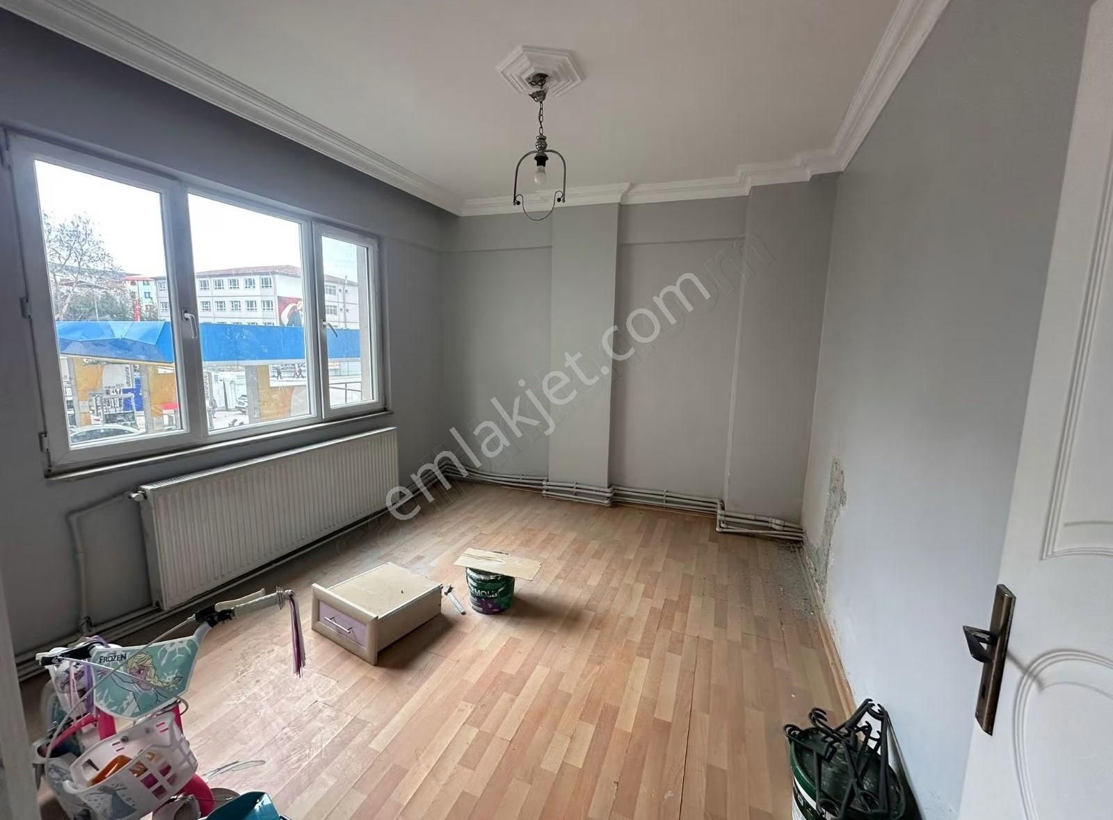 Bursa Emlak Alem-i Çarşı Merkezinde Arakat 2+1 80 M2 Asansörlü - Görsel 2