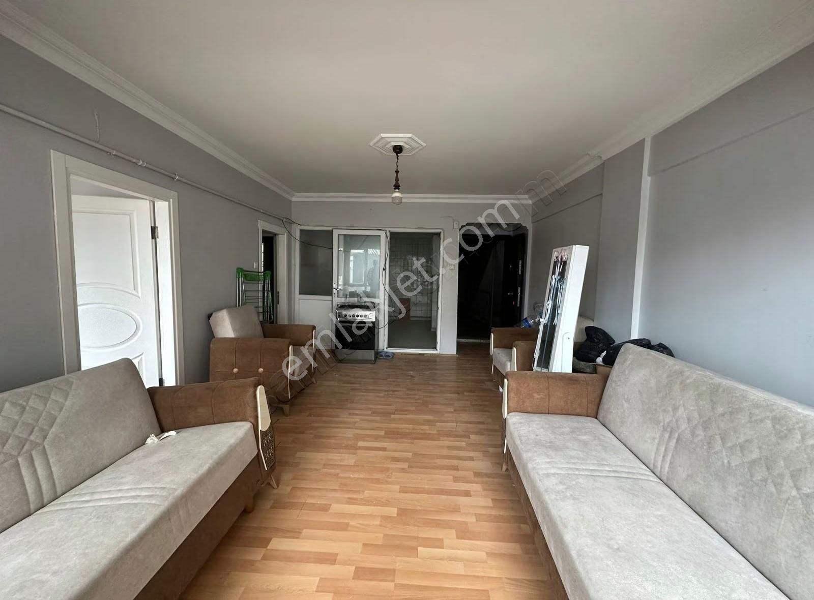 Bursa Emlak Alem-i Çarşı Merkezinde Arakat 2+1 80 M2 Asansörlü