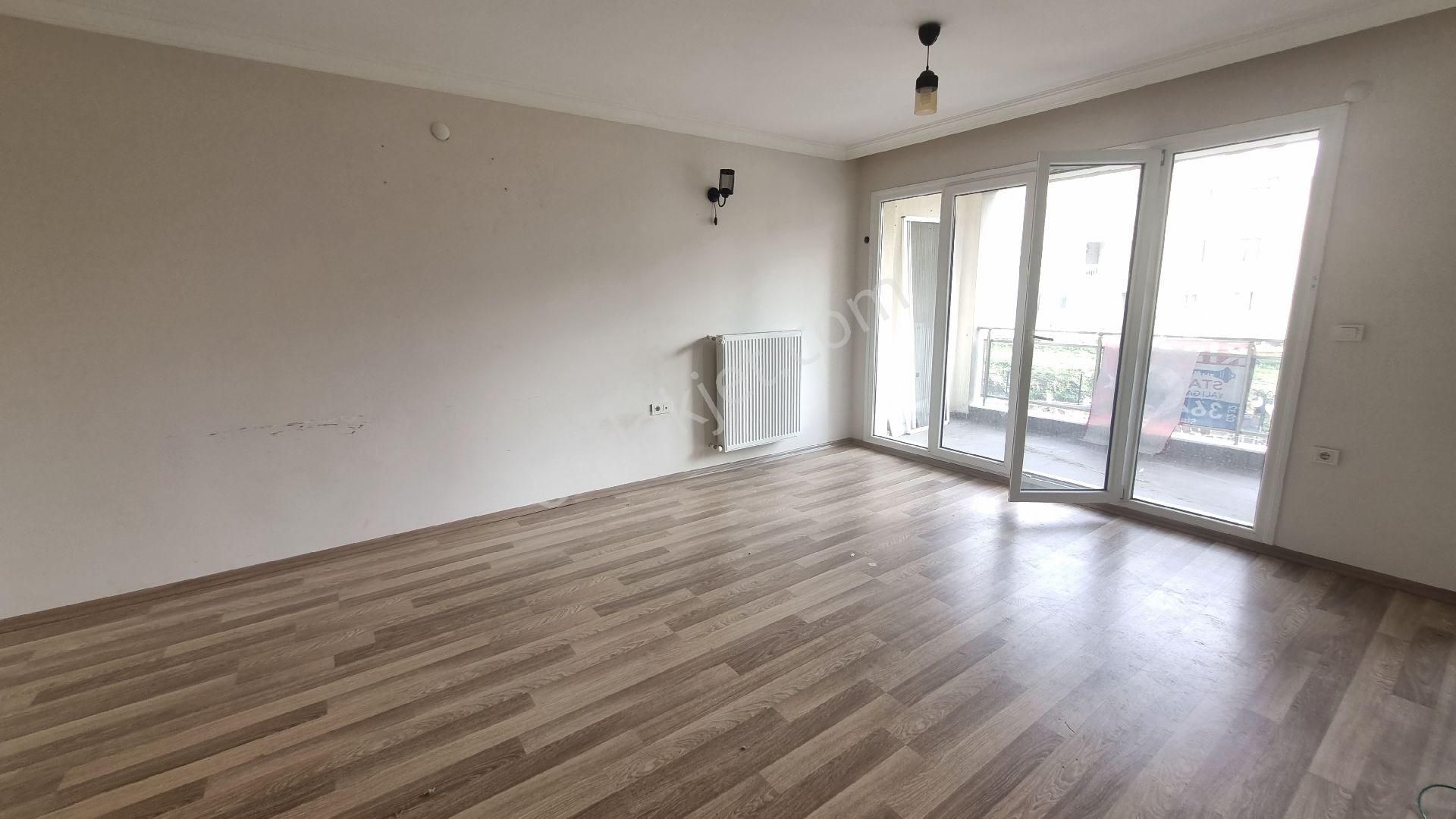 Menemen Yüzme Havuzlu Güvenlikli Sitede Ara Kat 2+1 Kiralık Daire - Görsel 13