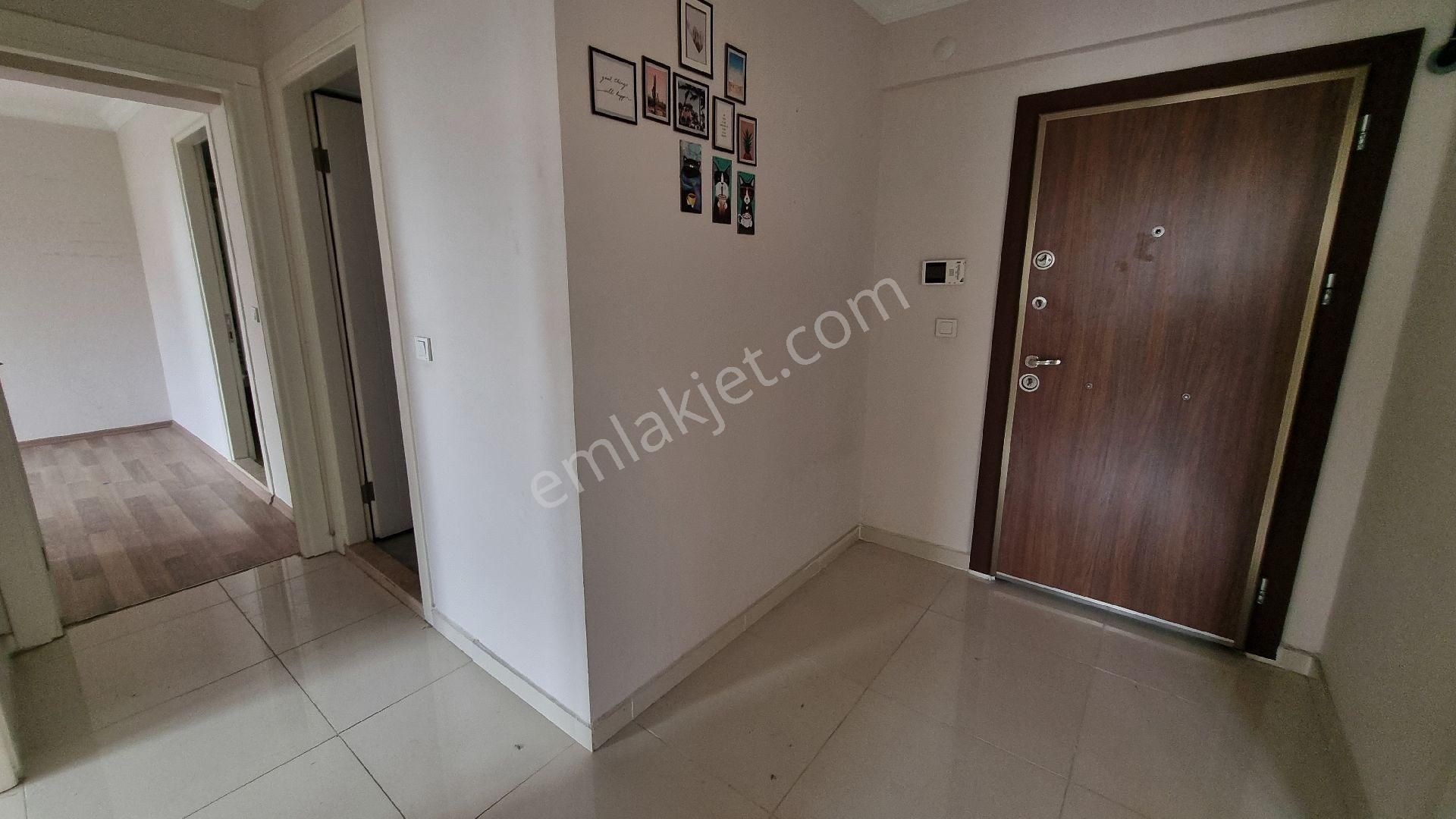Menemen Yüzme Havuzlu Güvenlikli Sitede Ara Kat 2+1 Kiralık Daire - Görsel 10