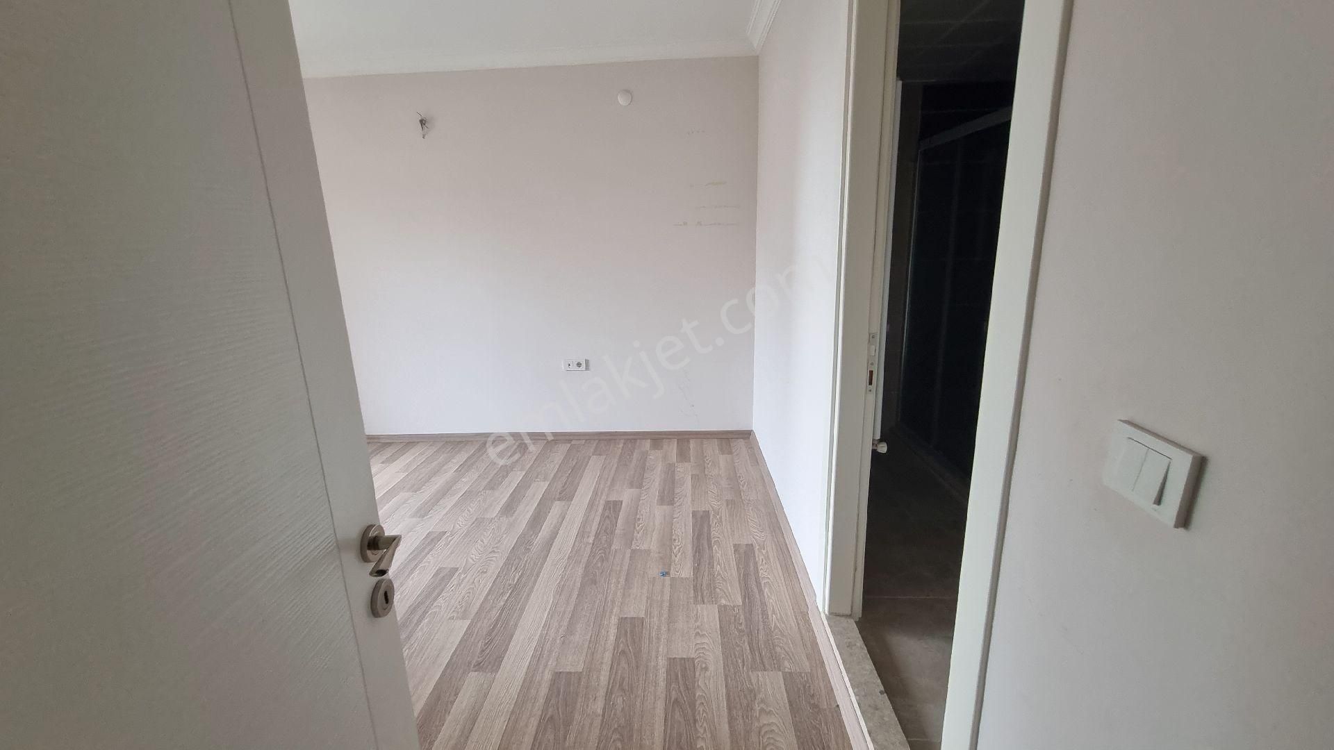 Menemen Yüzme Havuzlu Güvenlikli Sitede Ara Kat 2+1 Kiralık Daire - Görsel 27