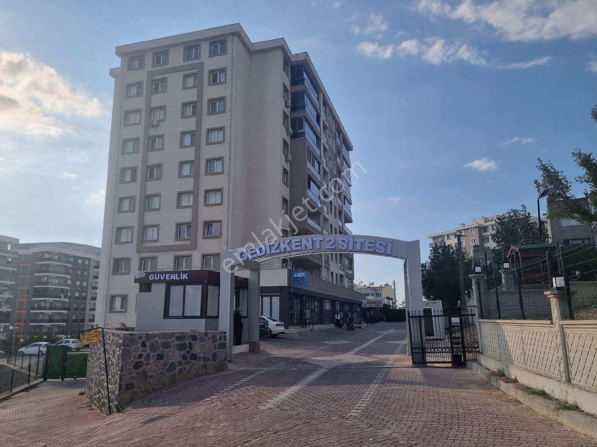 Menemen Yüzme Havuzlu Güvenlikli Sitede Ara Kat 2+1 Kiralık Daire - Görsel 4