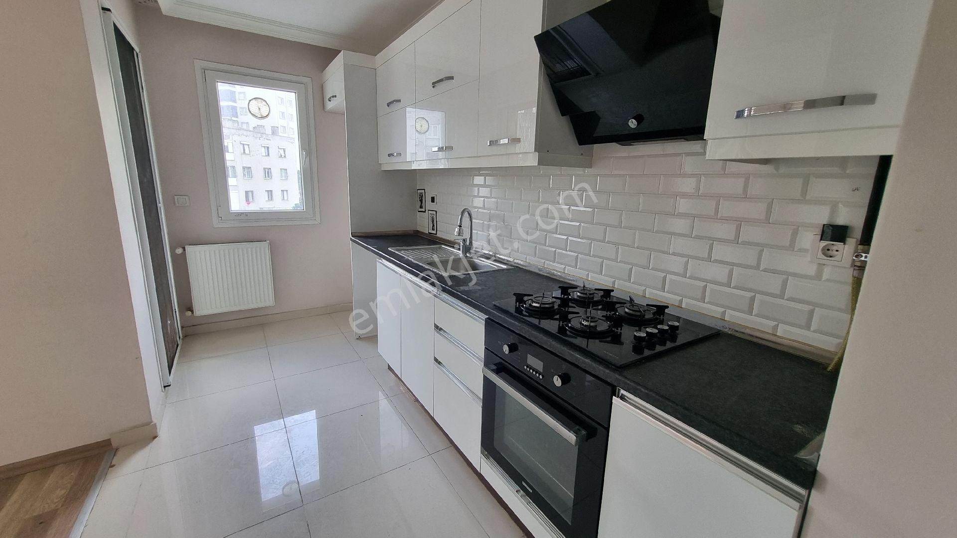 Menemen Yüzme Havuzlu Güvenlikli Sitede Ara Kat 2+1 Kiralık Daire - Görsel 23