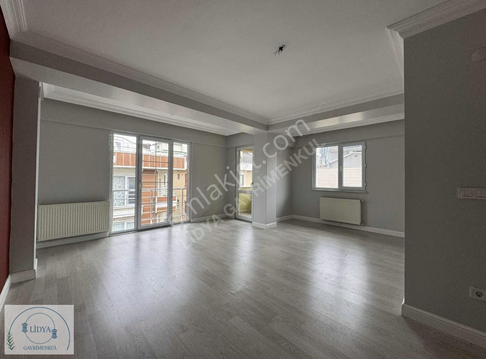 Kayışdağı Mh. Merkezi Lokasyon Geniş 3+1