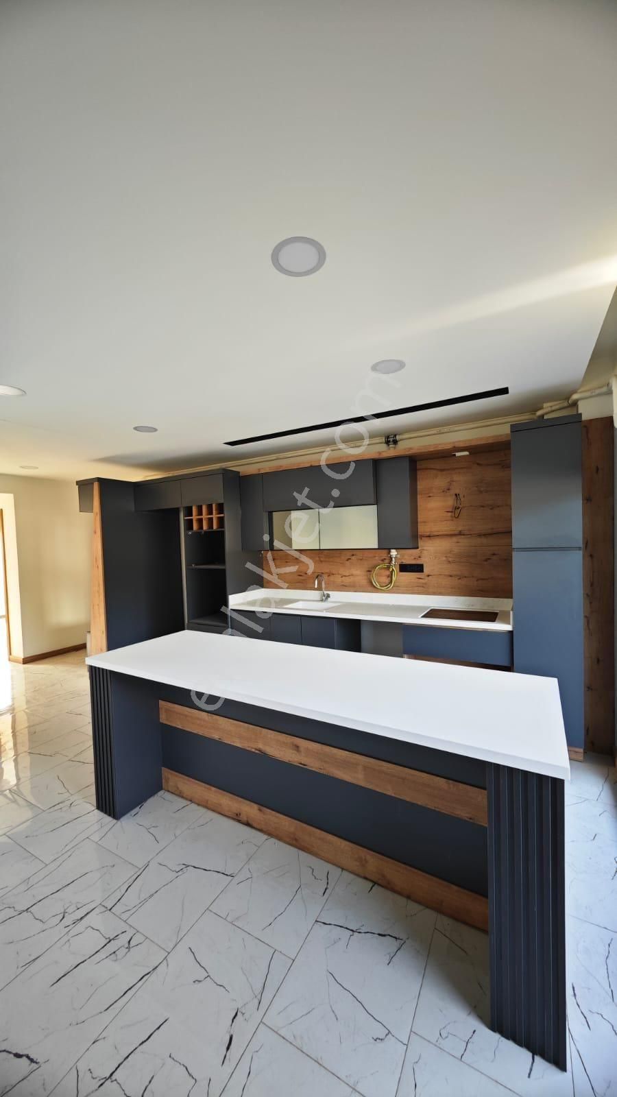 Kuşadası Ege Mahallesinde Satılık 3+1 Arakat Daire - Görsel 6