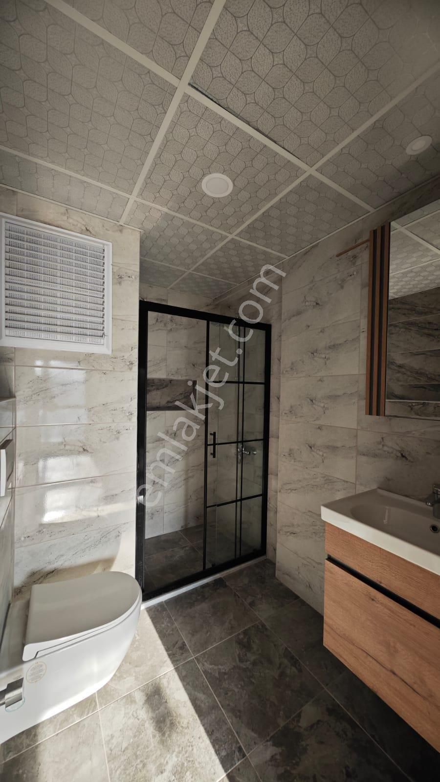 Kuşadası Ege Mahallesinde Satılık 3+1 Arakat Daire - Görsel 3