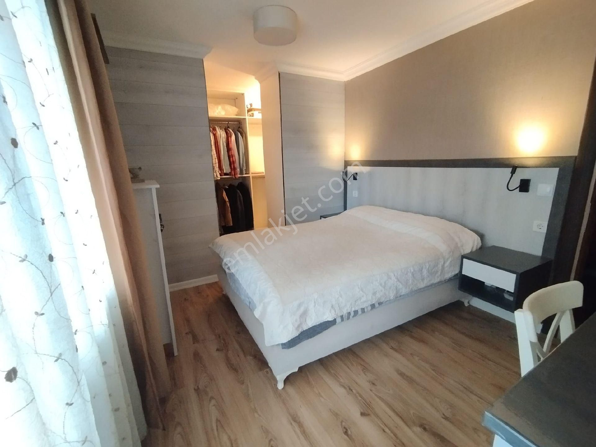 Kuşadası Ege Mahallesinde Havuzlu Sitede Doğalgazlı Satılık 3+1 150 M2 Daire - Görsel 19