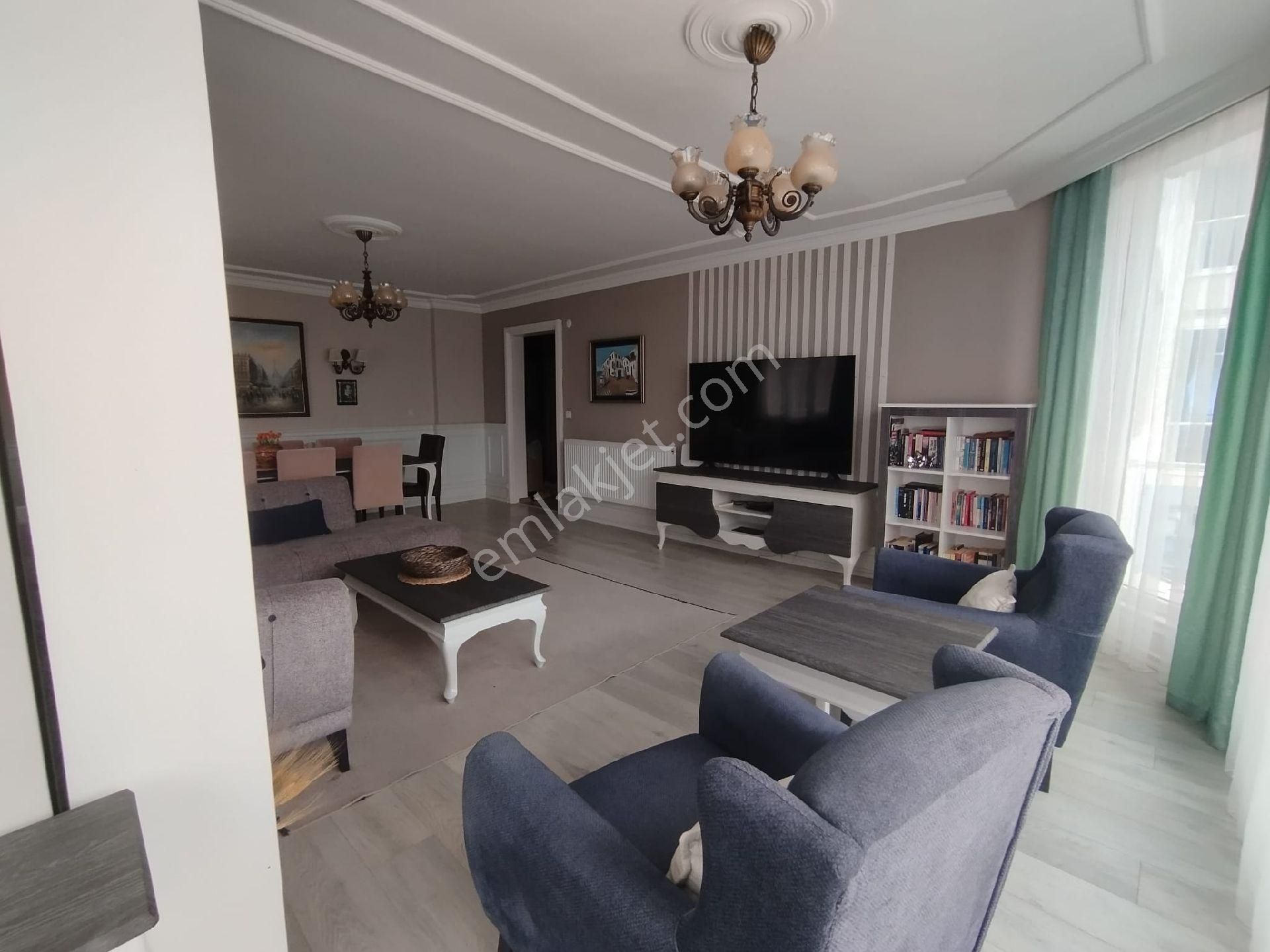 Kuşadası Ege Mahallesinde Havuzlu Sitede Doğalgazlı Satılık 3+1 150 M2 Daire - Görsel 26