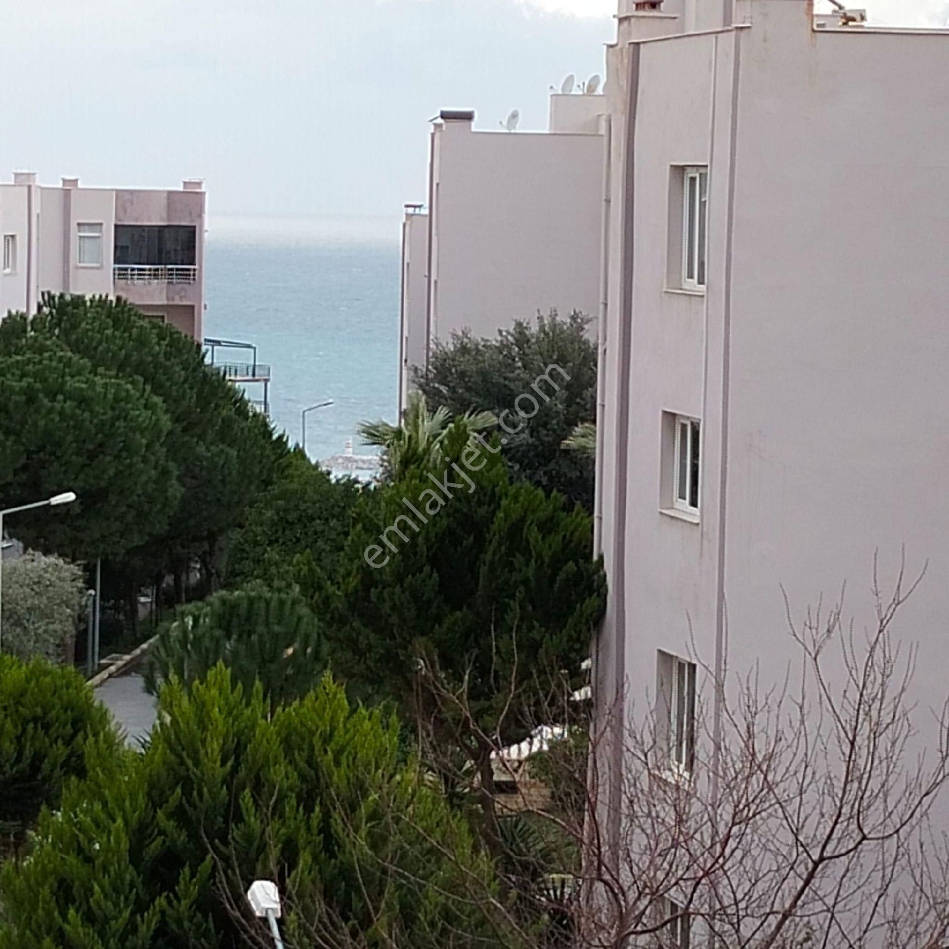 Kuşadası Ege Mahallesinde Havuzlu Sitede Doğalgazlı Satılık 3+1 150 M2 Daire - Görsel 25