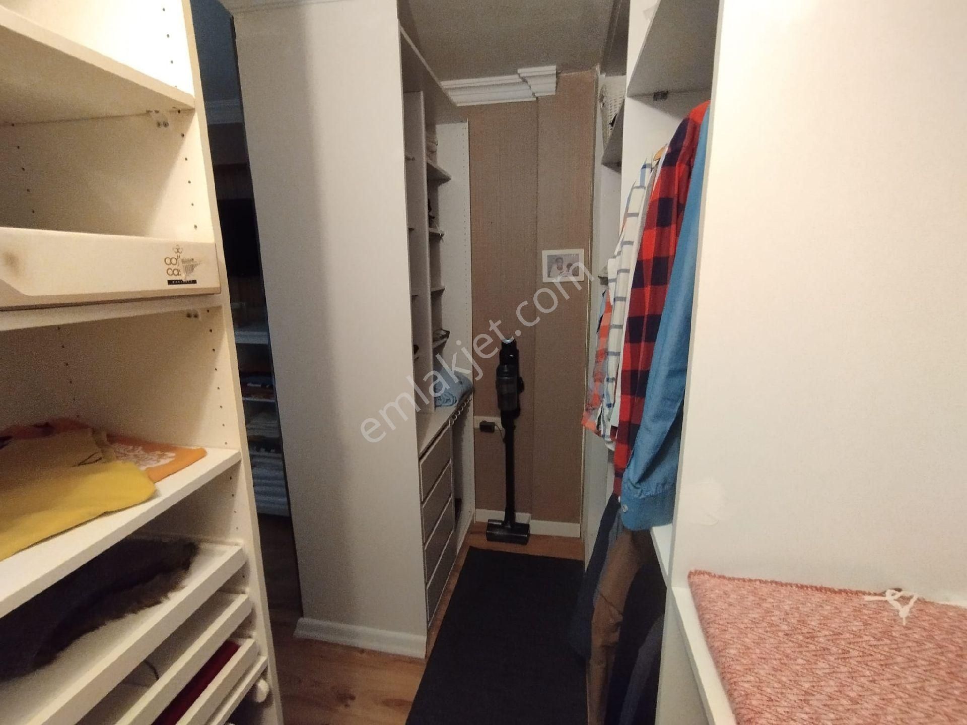 Kuşadası Ege Mahallesinde Havuzlu Sitede Doğalgazlı Satılık 3+1 150 M2 Daire - Görsel 24