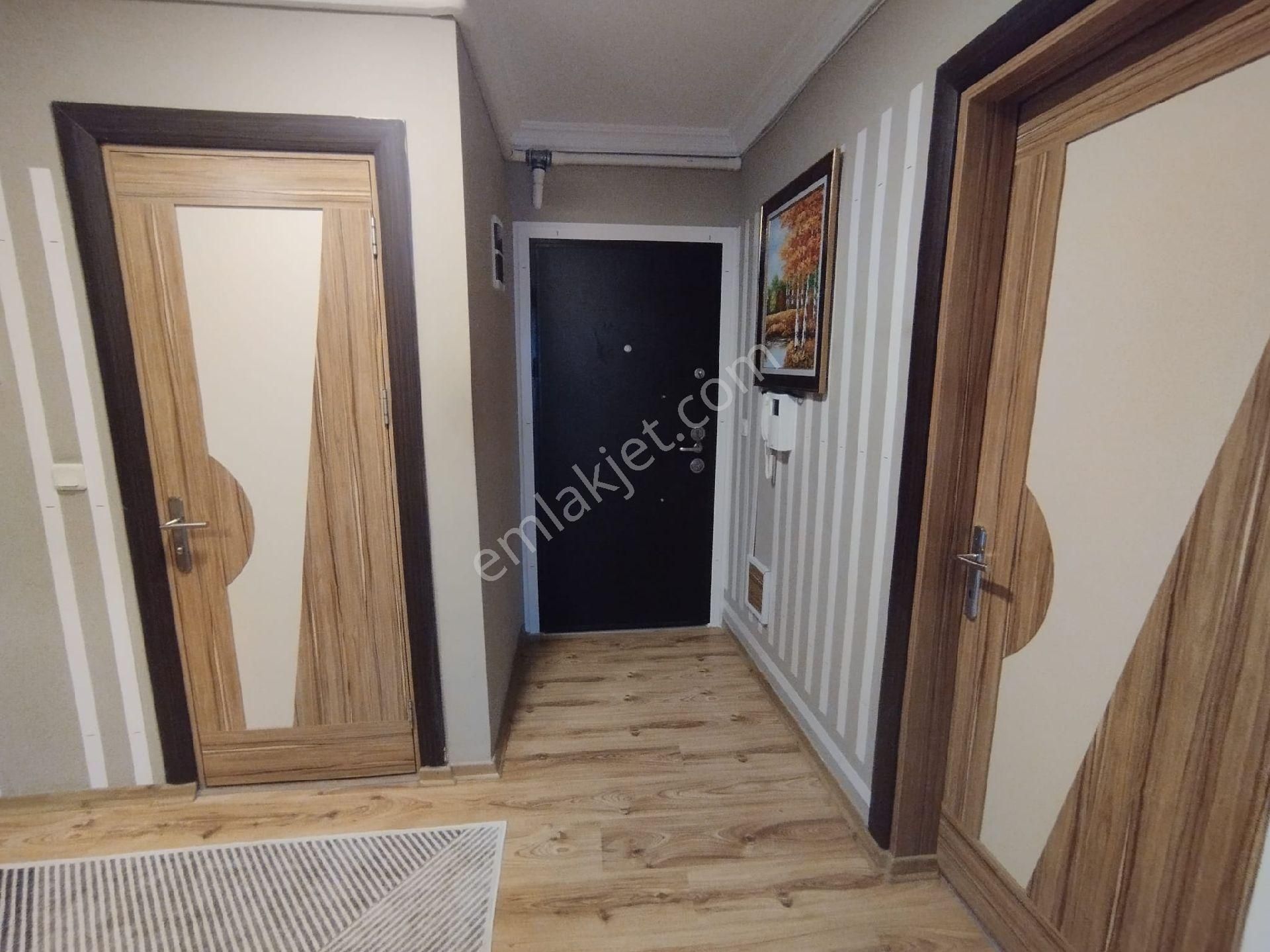 Kuşadası Ege Mahallesinde Havuzlu Sitede Doğalgazlı Satılık 3+1 150 M2 Daire - Görsel 17