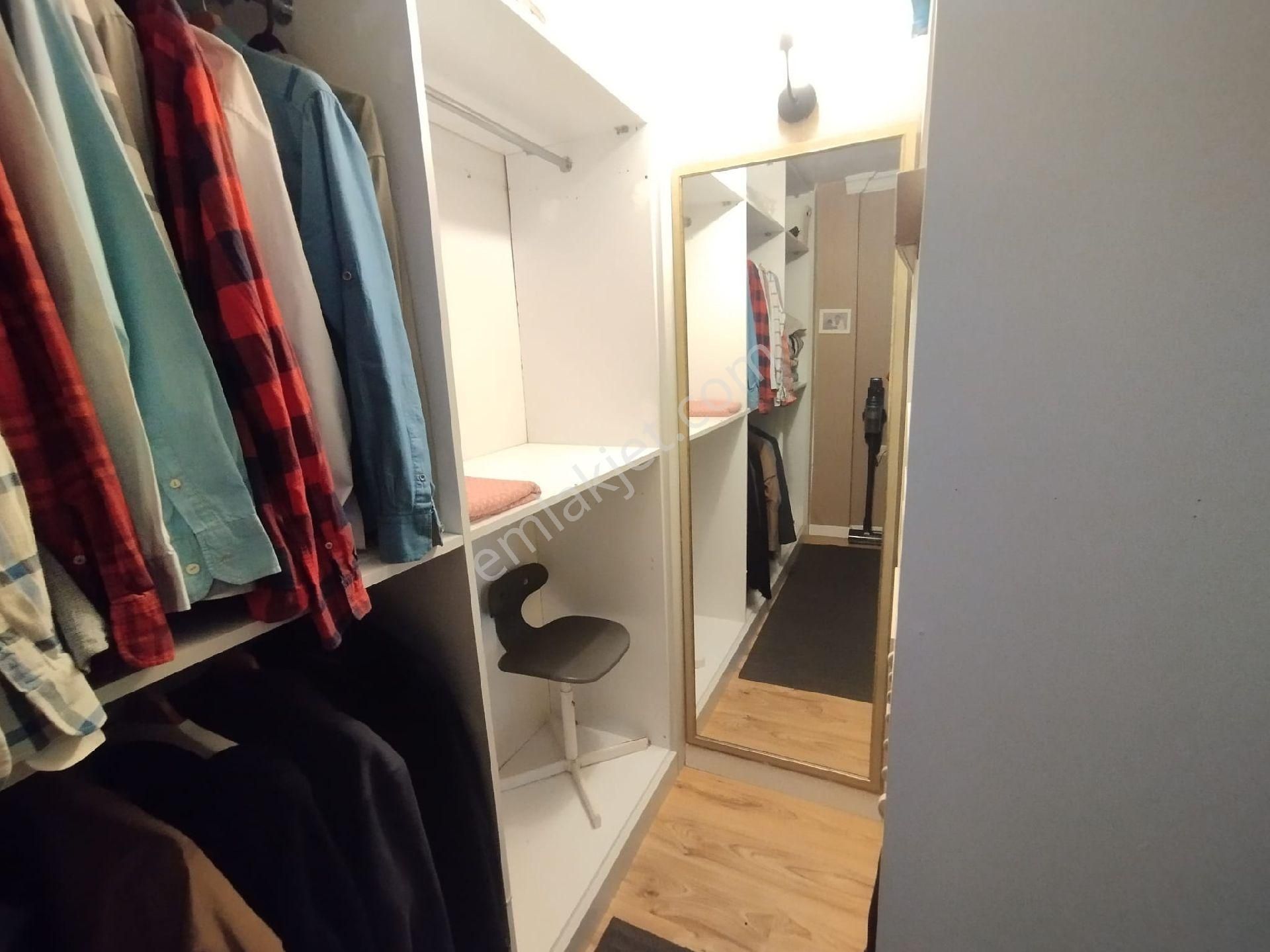 Kuşadası Ege Mahallesinde Havuzlu Sitede Doğalgazlı Satılık 3+1 150 M2 Daire - Görsel 23